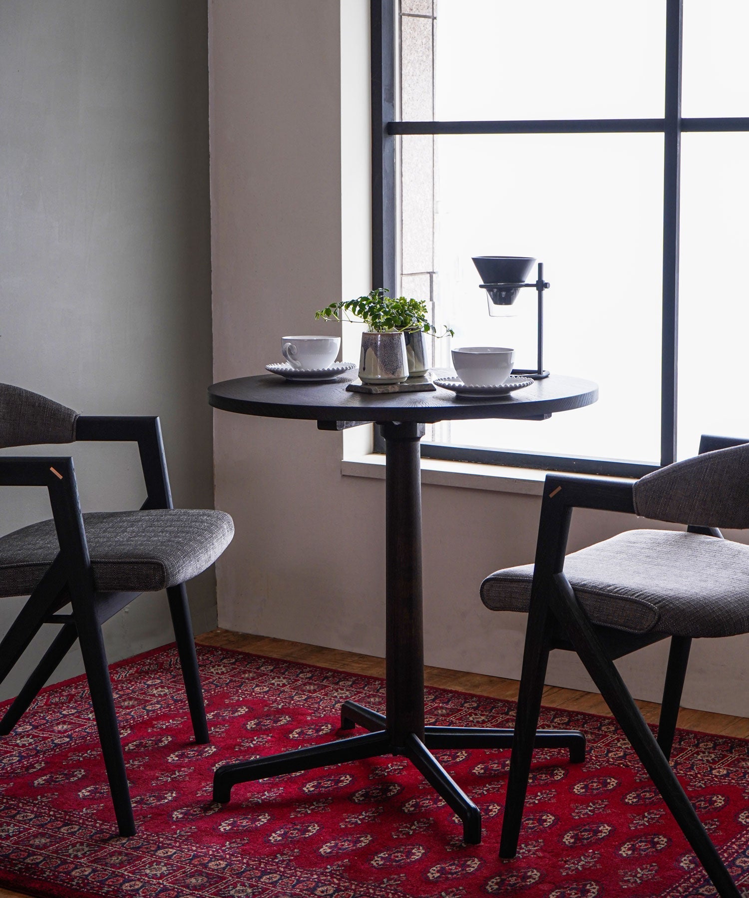 NEW BISTRO ROUND TABLE