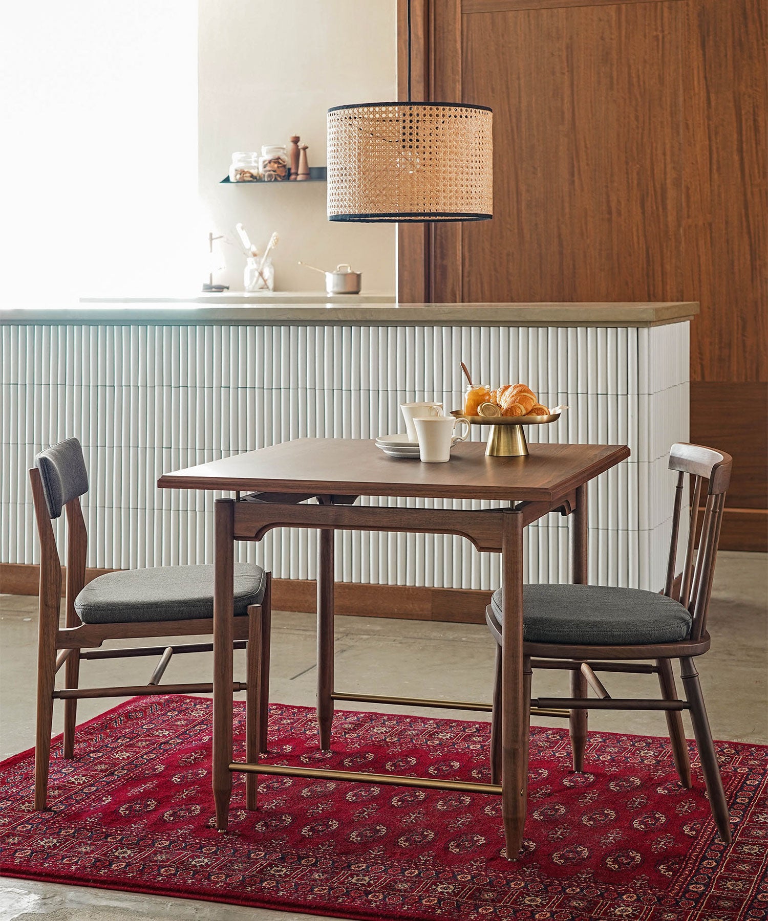 EPI DINING TABLE WALNUT 800