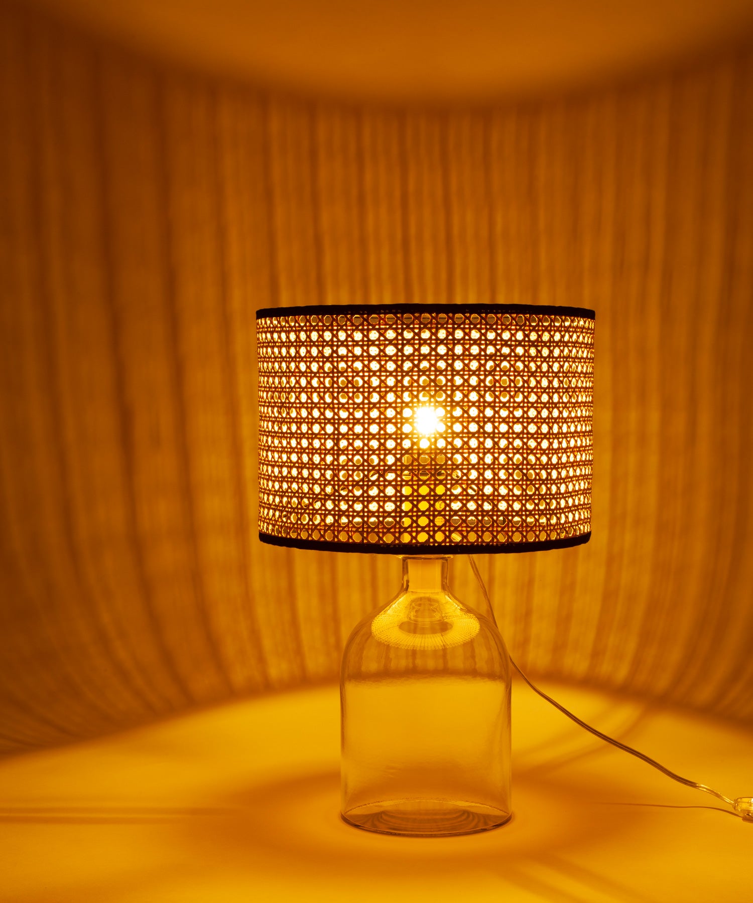 HEMMING GLASS TABLE LAMP