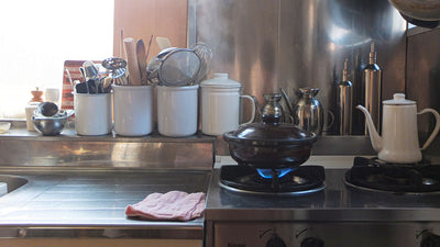 残暑が残る今の時期は「Homeland」の土鍋でお手軽な蒸し料理を