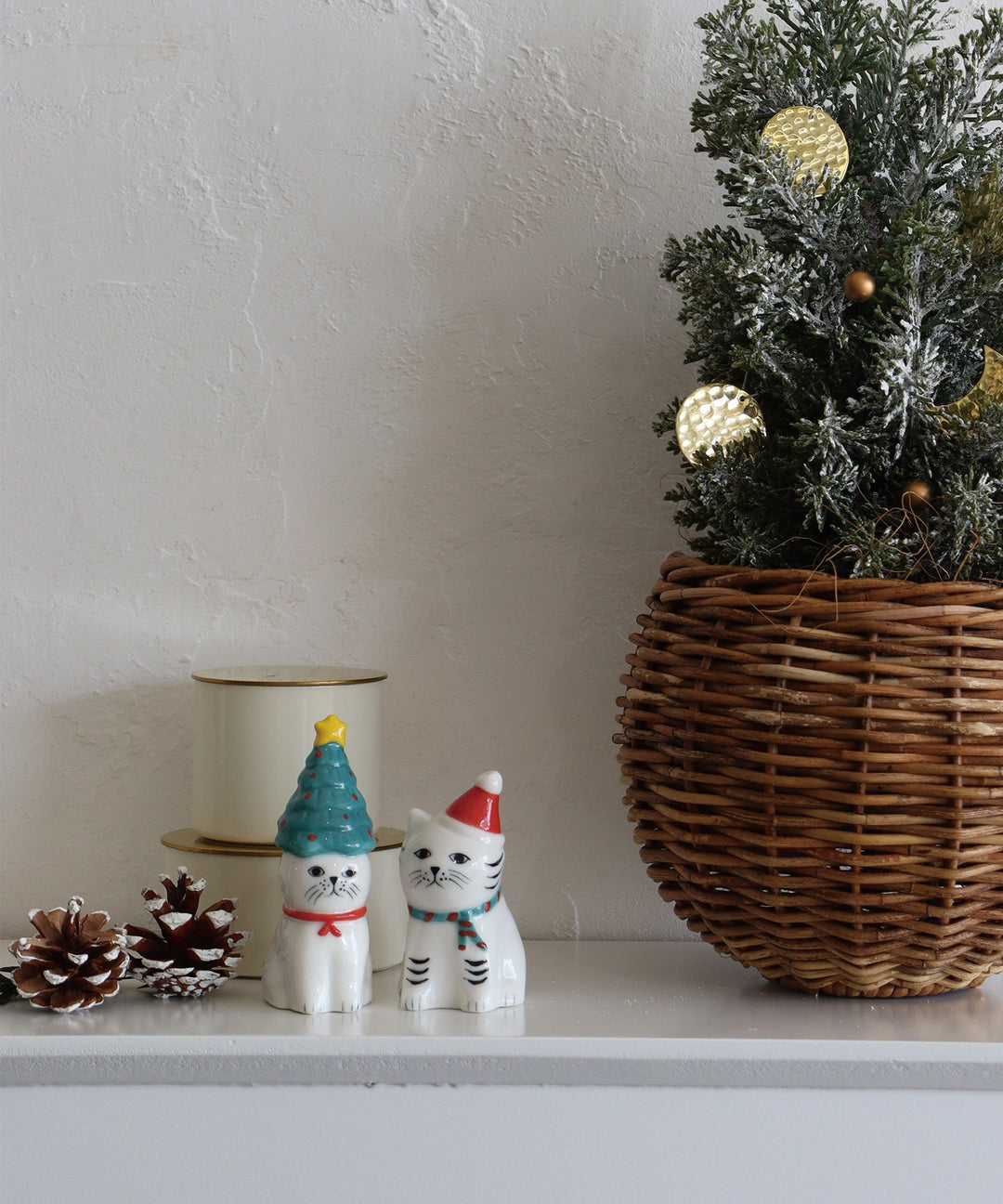 ねこのクリスマス オブジェ ペアセット｜磁器製 猫の置物 クリスマス