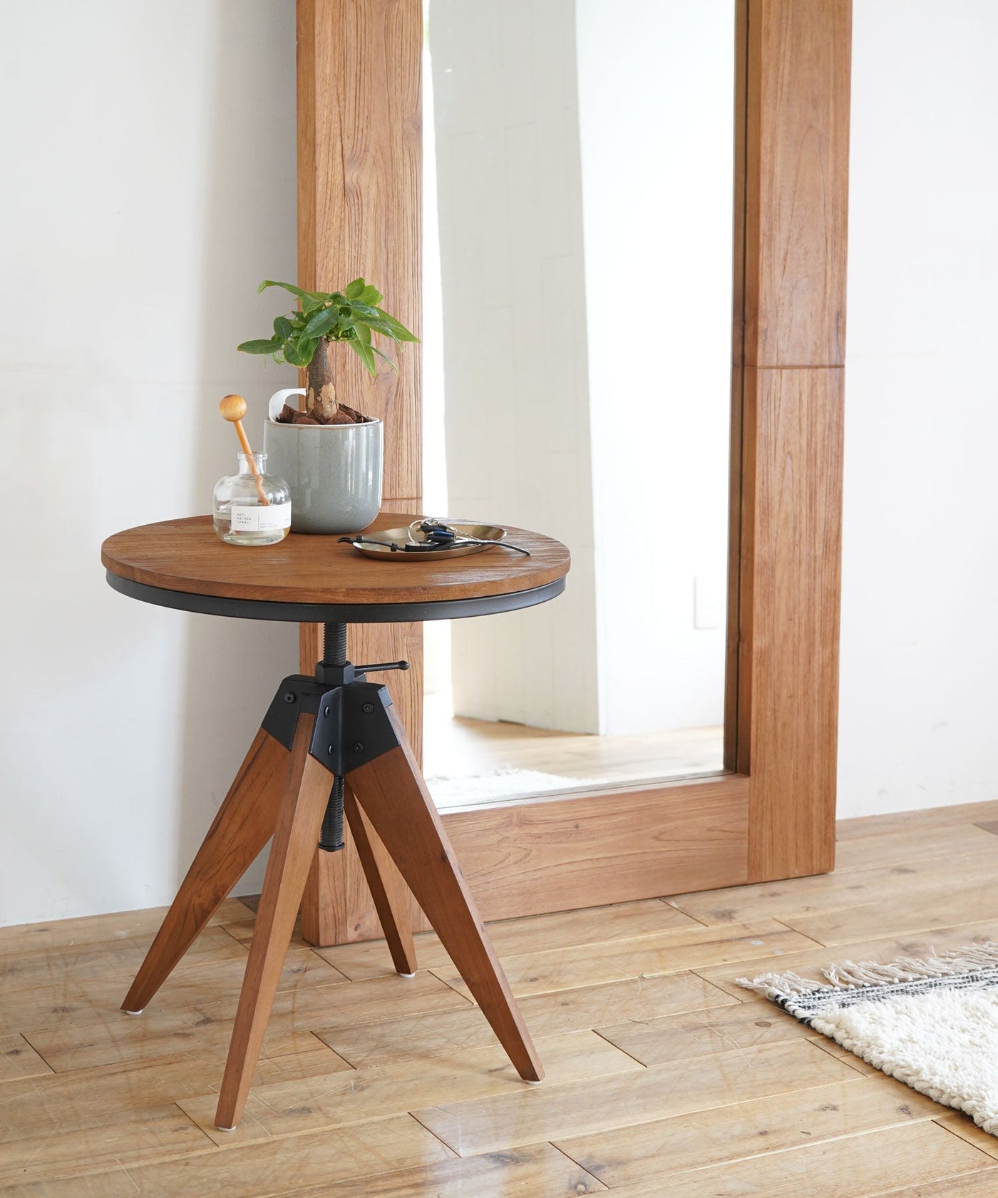 【再値下げ】NEW FRIENDY SMALL SIDE TABLE