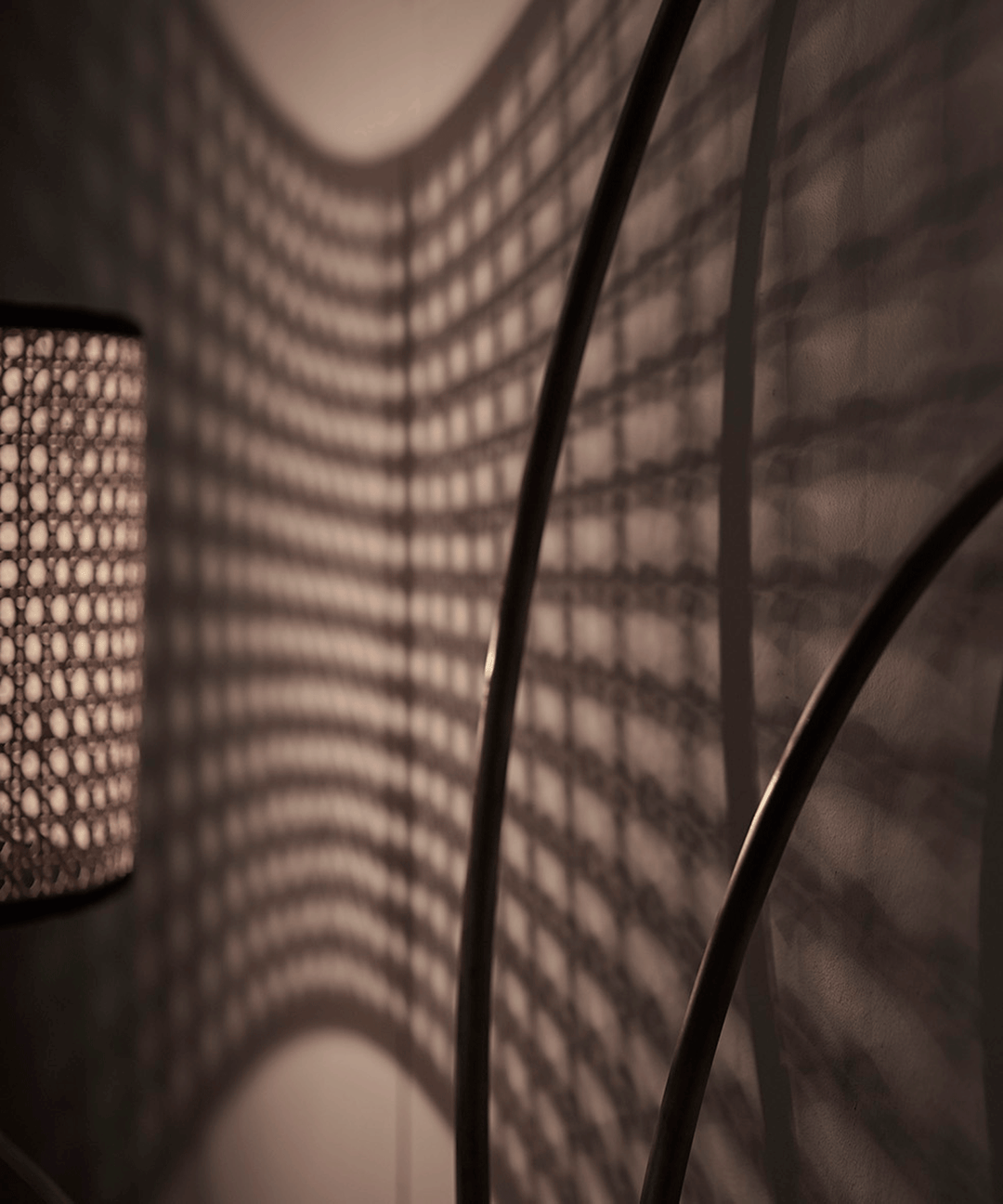 エクリュクス / ヘミンググラステーブルランプ ecruxe（エクリュクス）HEMMING GLASS TABLE LAMP – TIMELESS COMFORT