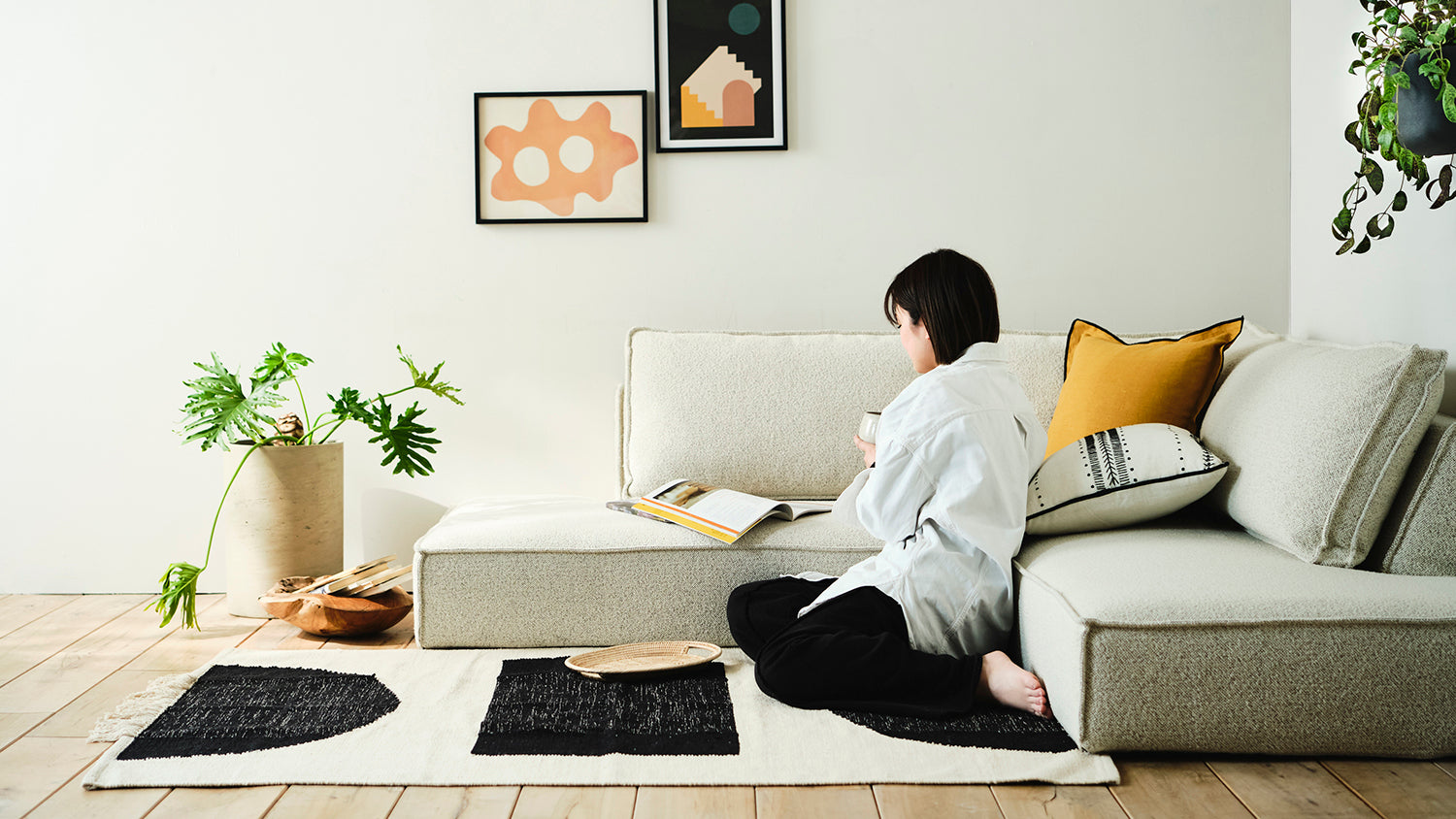 自然と人が集まる、フレキシブルなソファecruxe TOFUSOFA – TIMELESS