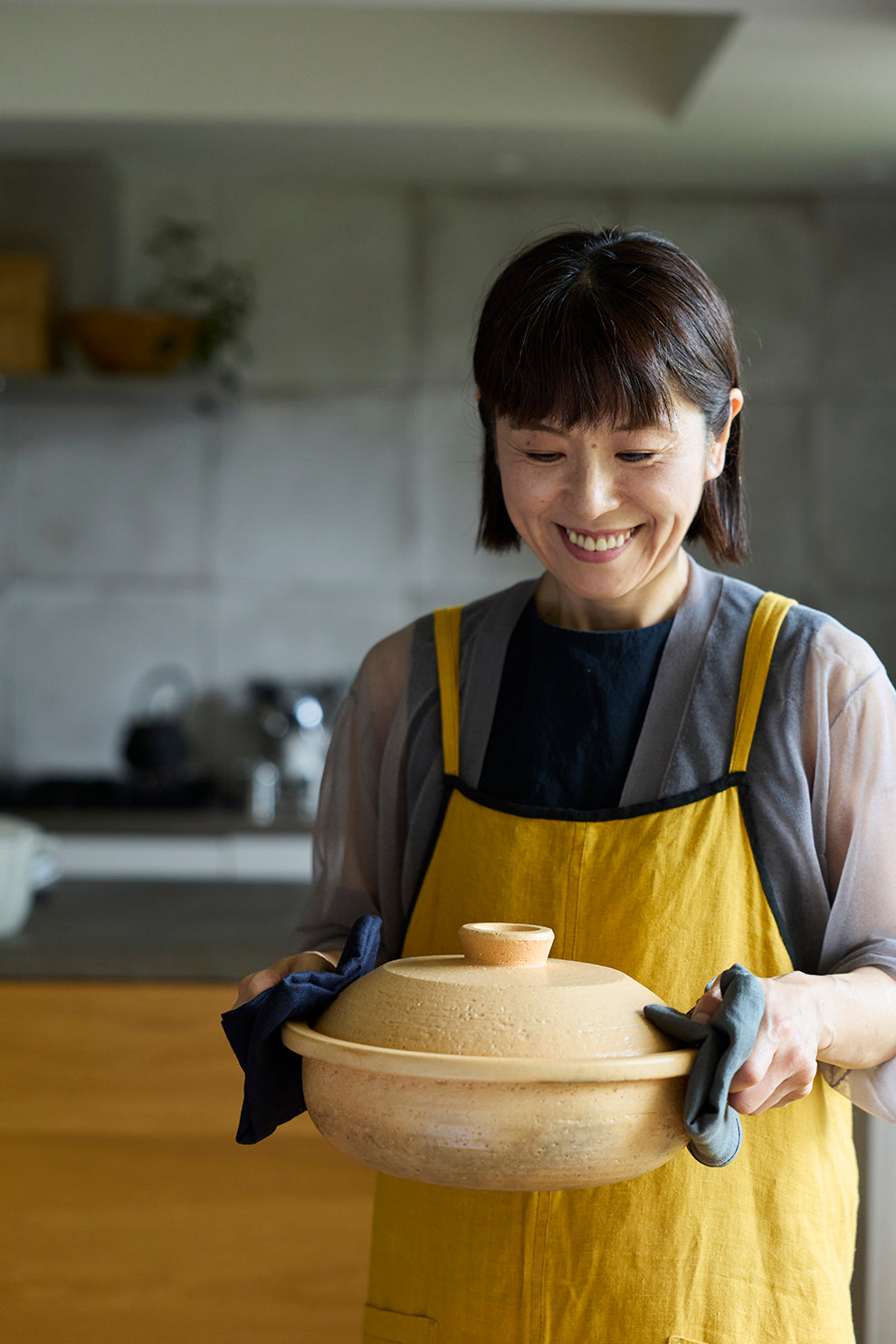 ワタナベマキのおいしい道具〈Homelandの土鍋&もとしげのすり鉢で作る