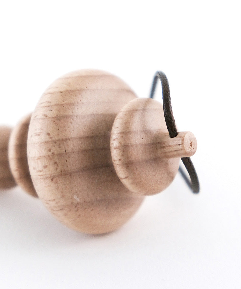 クラシックな木のオーナメント フルーティングドロップ