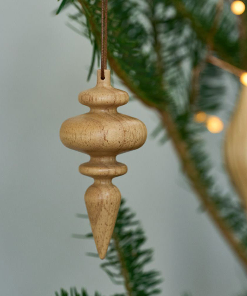 クラシックな木のオーナメント フルーティングドロップ