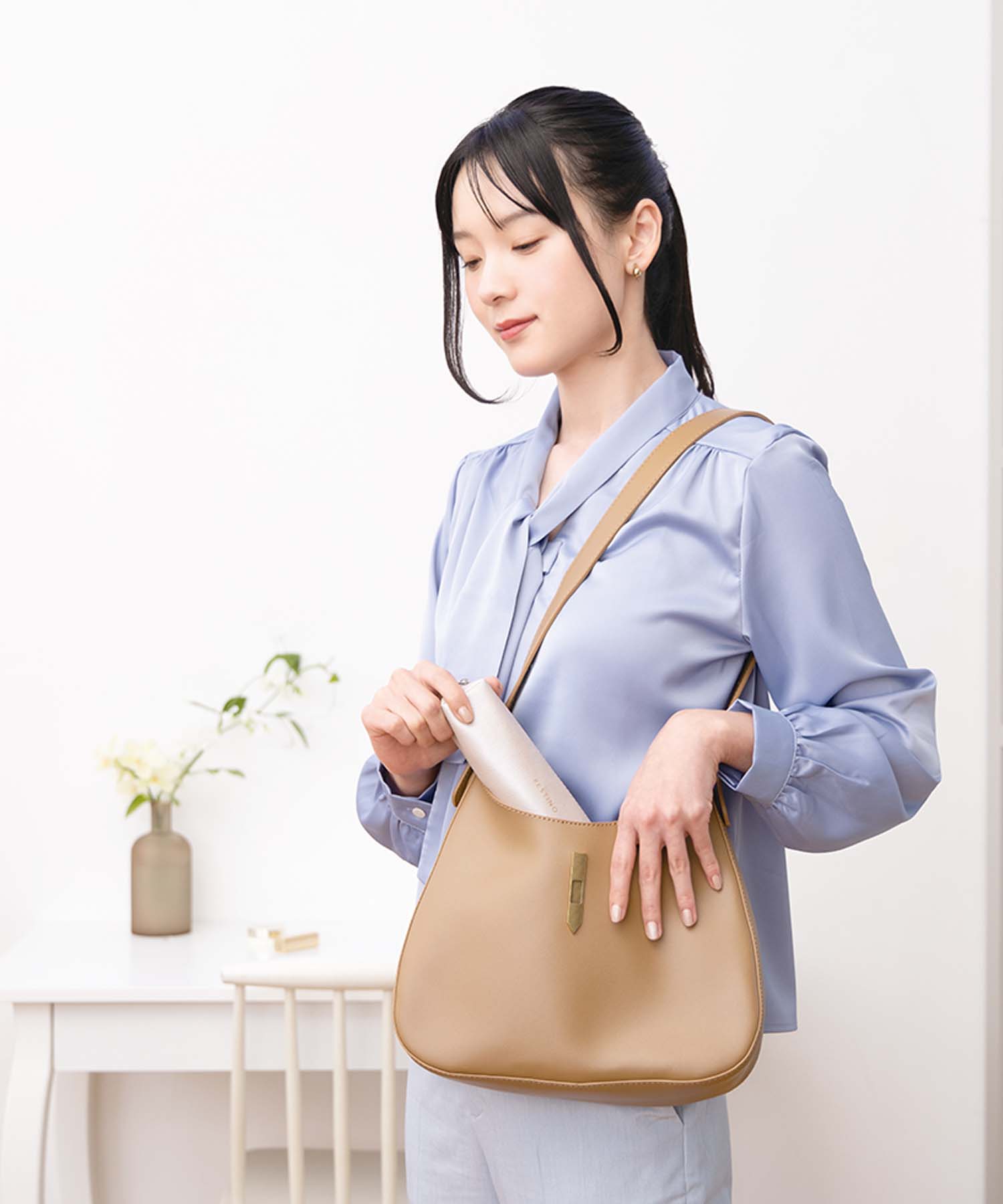 持ち歩きに便利なコンパクトサイズ