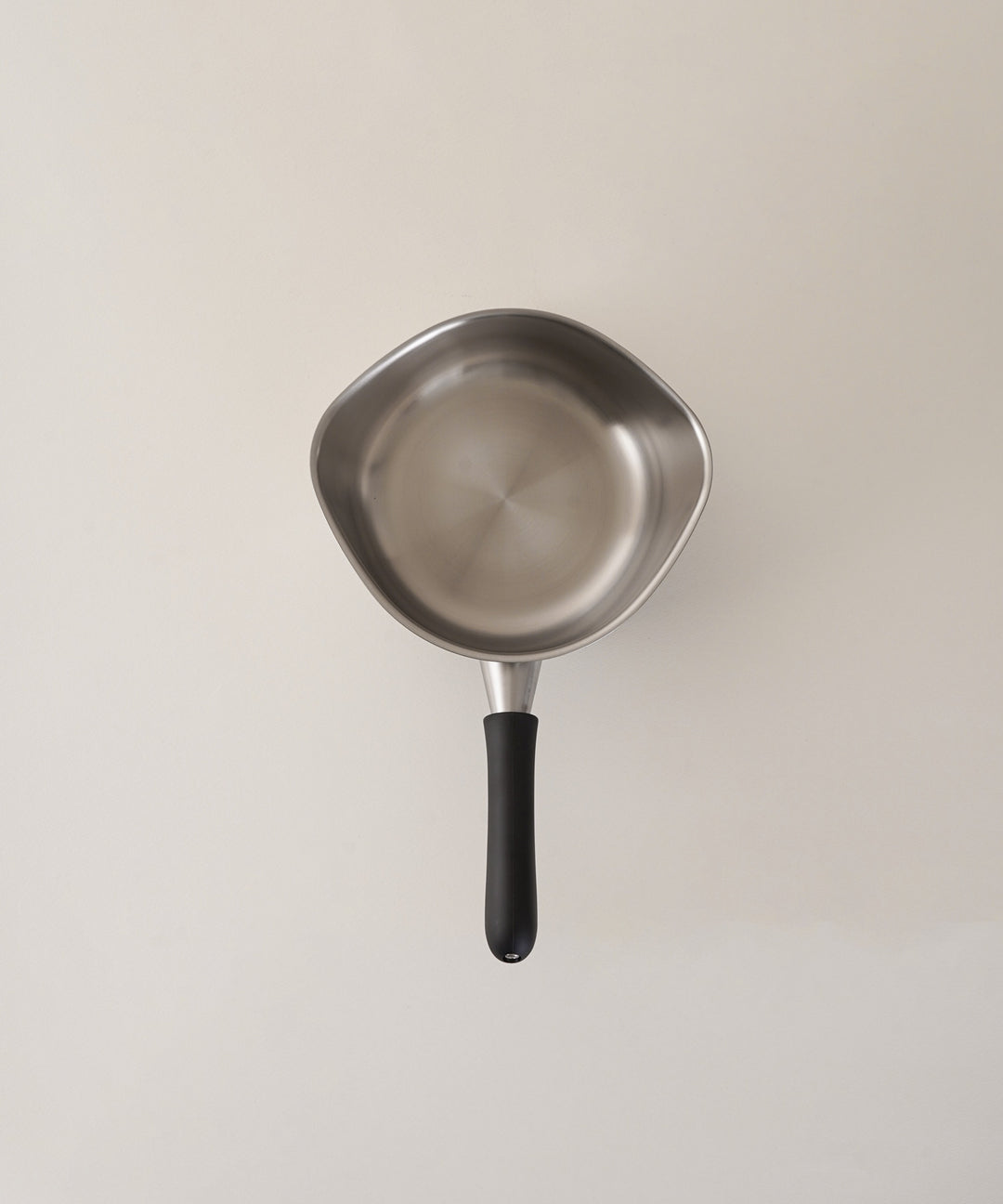 柳宗理 / 片手鍋 18cm つや消し｜使いやすさと高級感を兼ね備えた片手