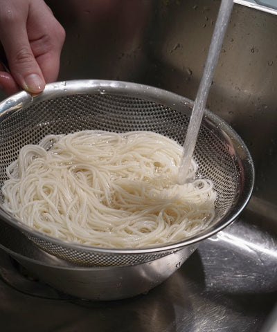 ステンレス手付きパンチングストレーナー