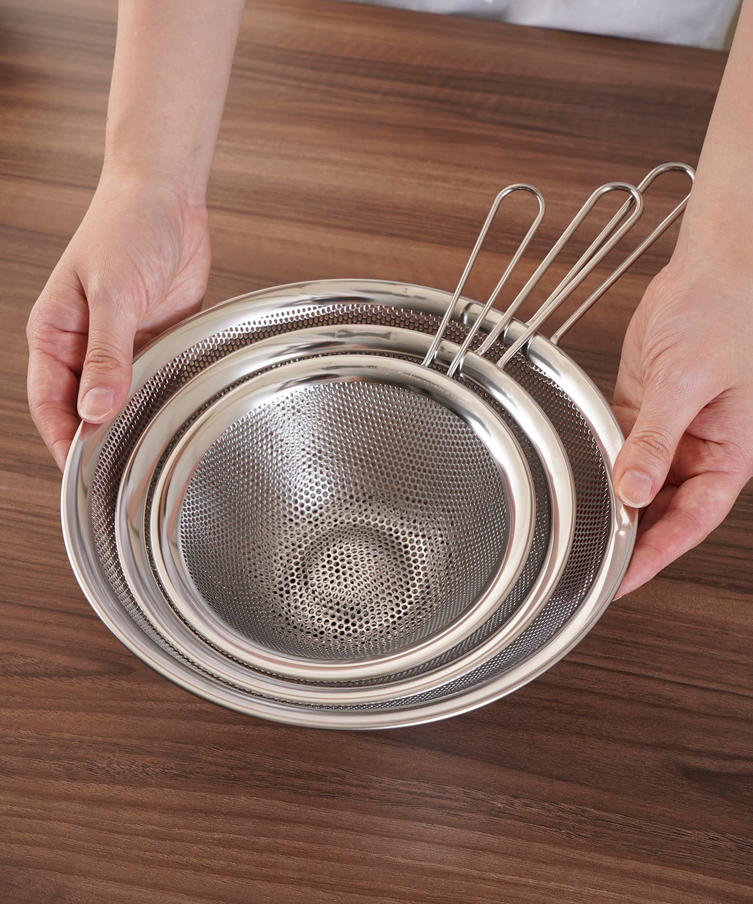ステンレス手付きパンチングストレーナー