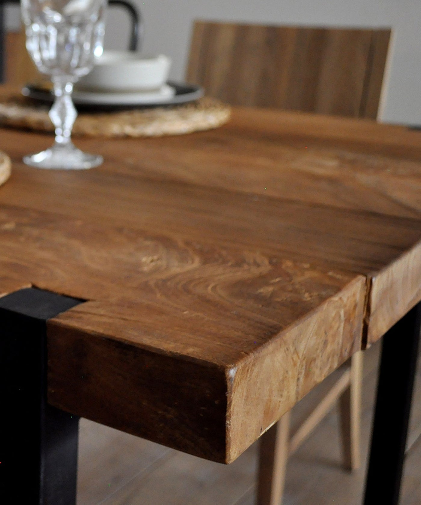 【再値下げ】CELEBES DINING TABLE