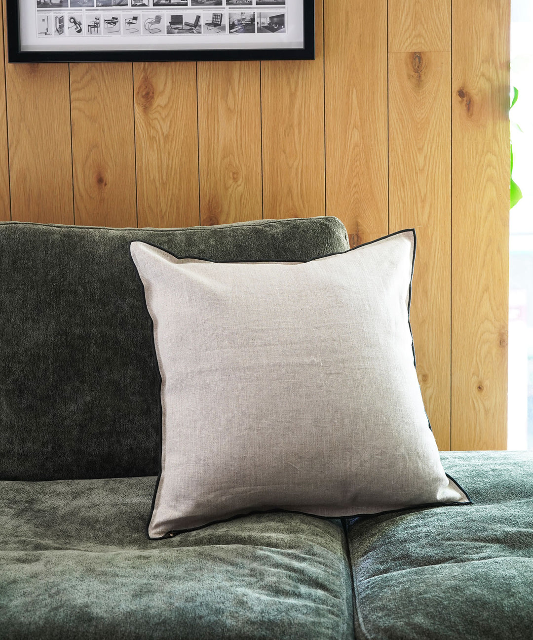 ナトゥーラコーニス クッションカバー - 上品なリネン素材とフリル