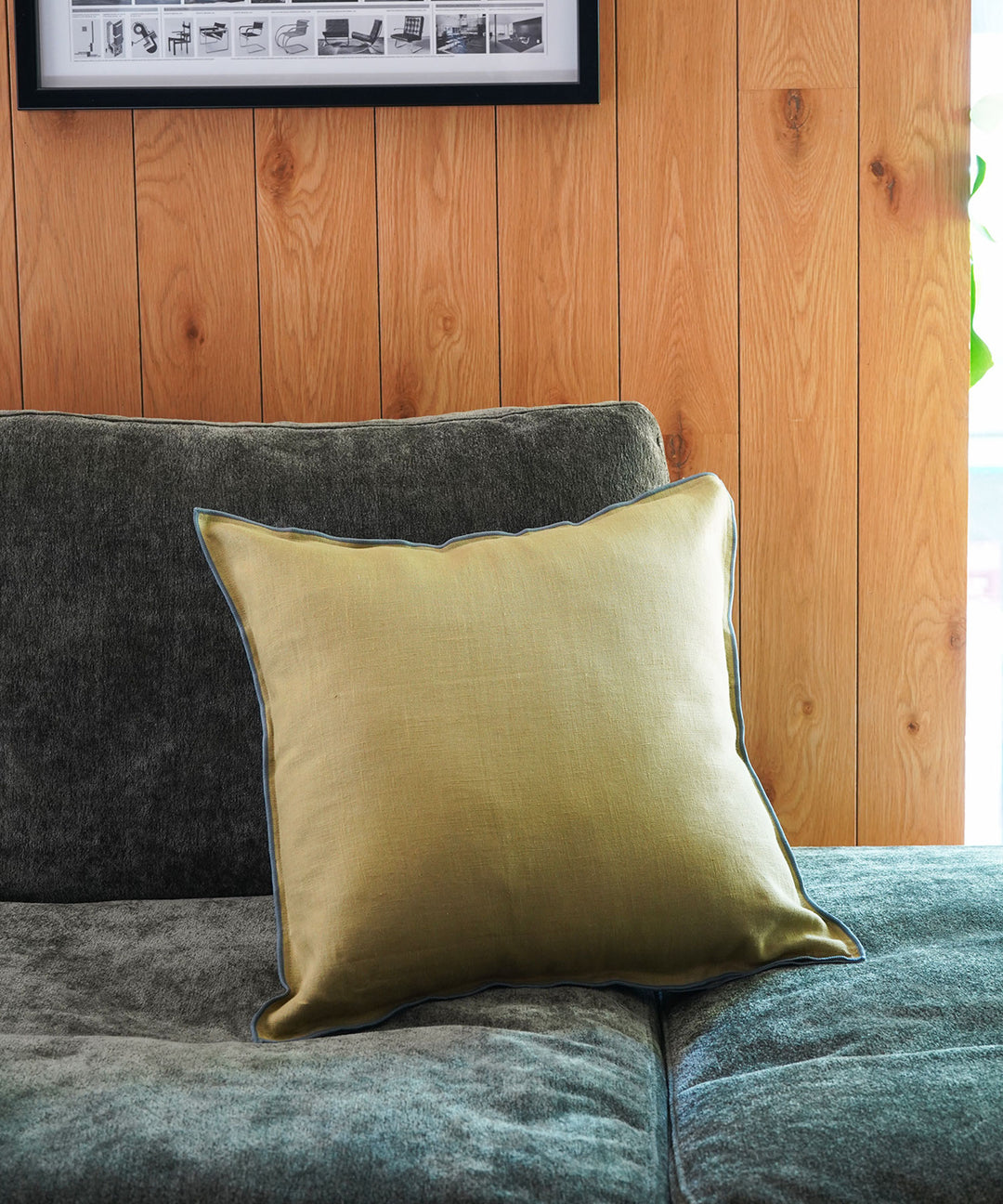 ナトゥーラコーニス クッションカバー - 上品なリネン素材とフリル