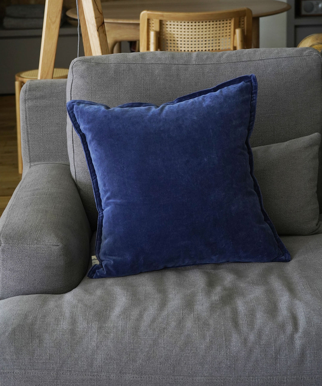 ビンテージベルベット クッションカバー - 上品なつや感と柔らかな