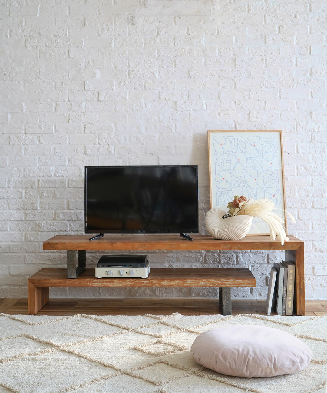 デザイン＆素材で選ぶリビングの顔、テレビボード – TIMELESS COMFORT