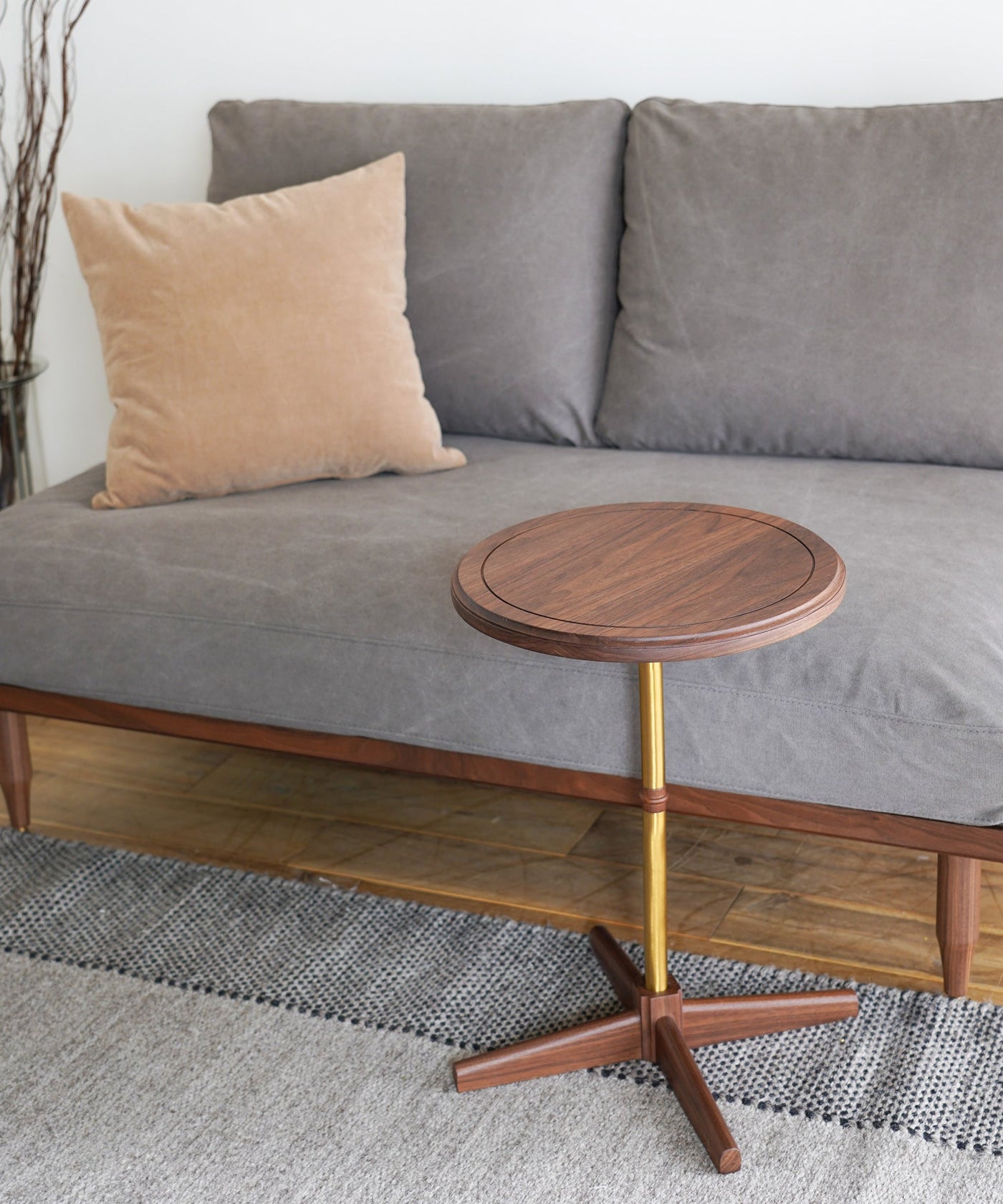 【ecruxe（エクリュクス）】 LIEN ROUND SIDE TABLE WALNUT