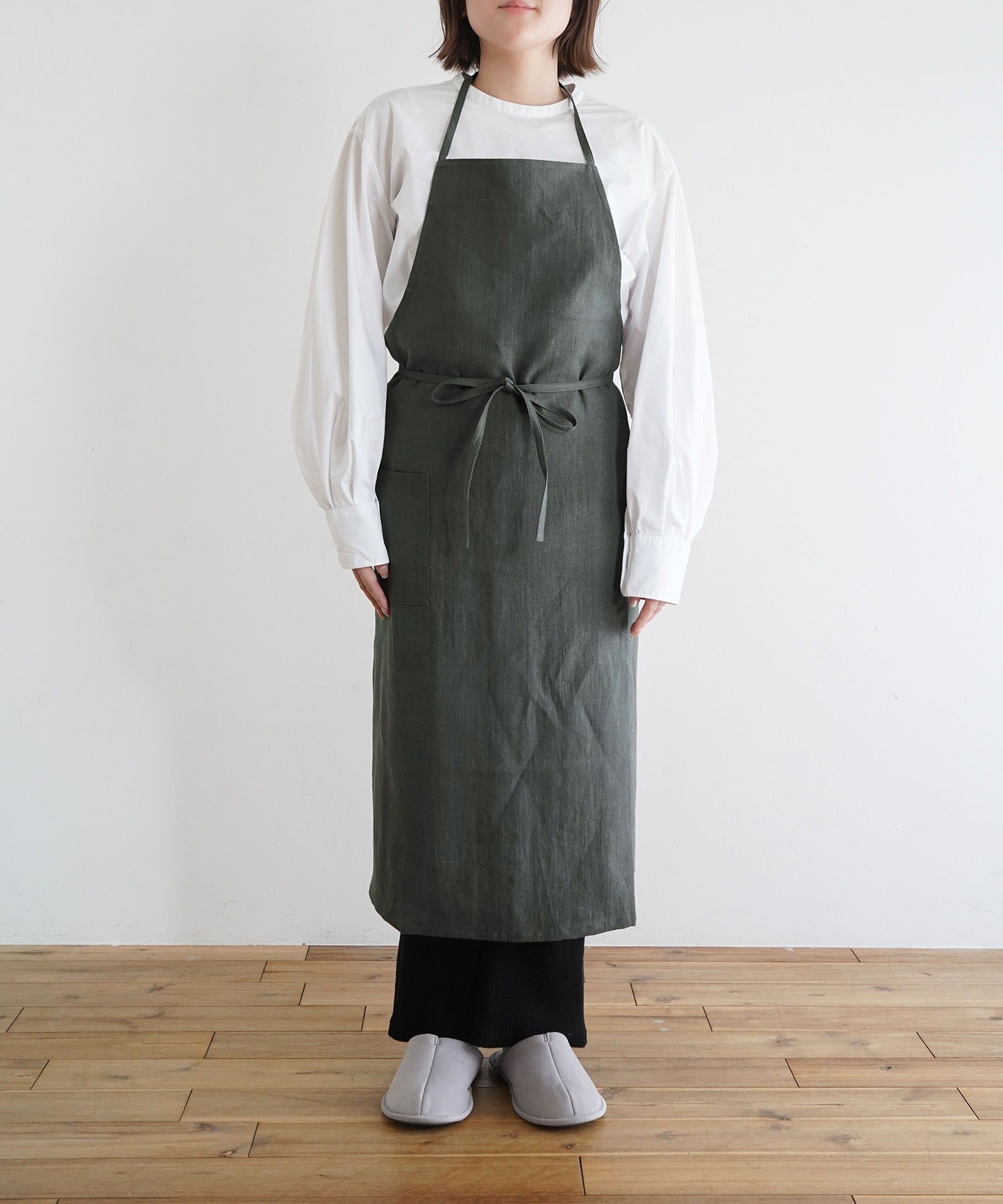 グレイッシュカーキ　モデル身長 157cm