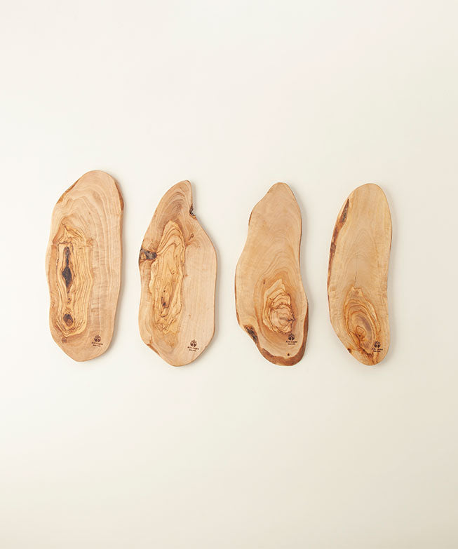 ハンドメイド製品となるため、木目の出方やサイズには個体差がございます。
