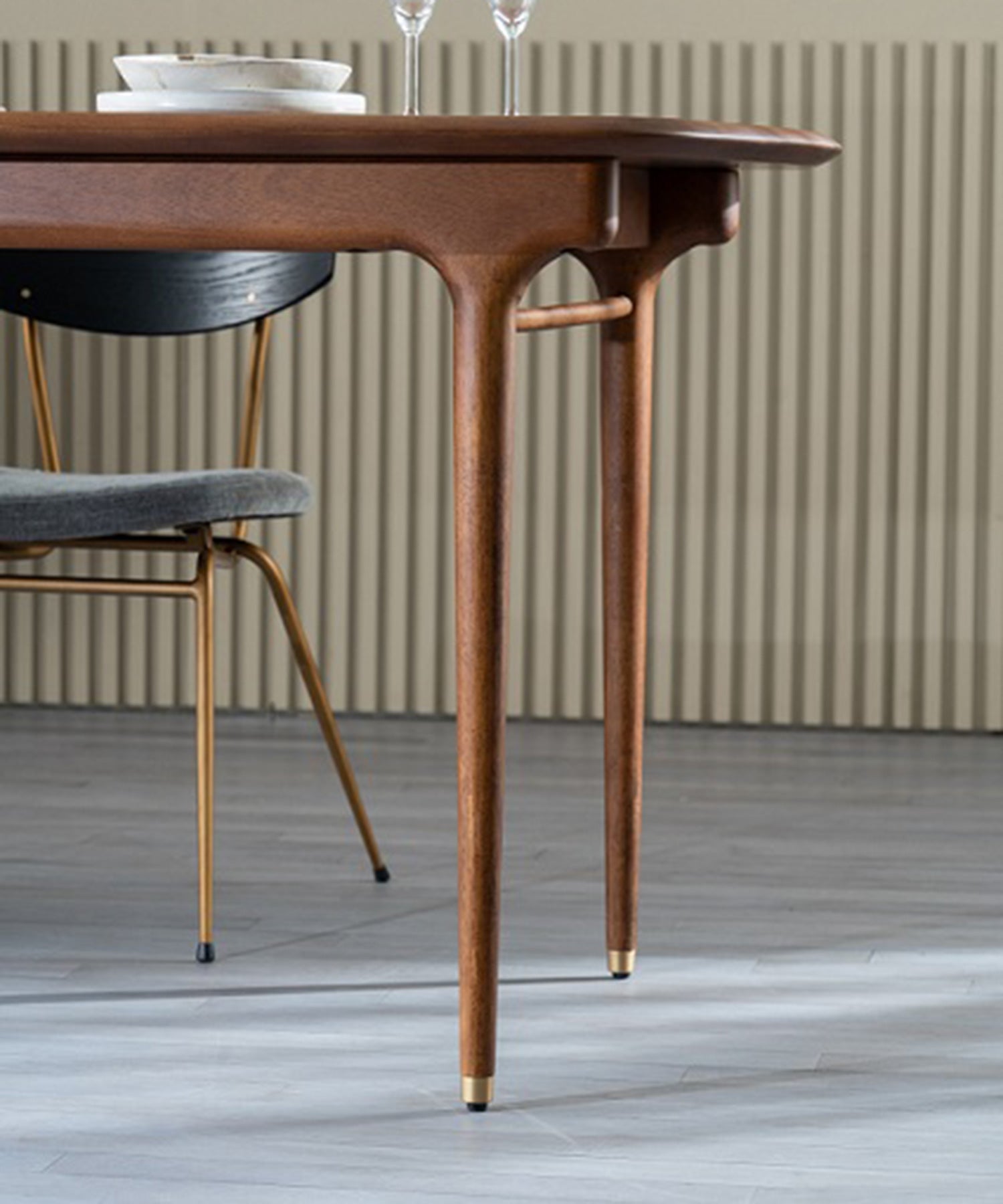 角のない、滑らかなラインが美しいデザイン。