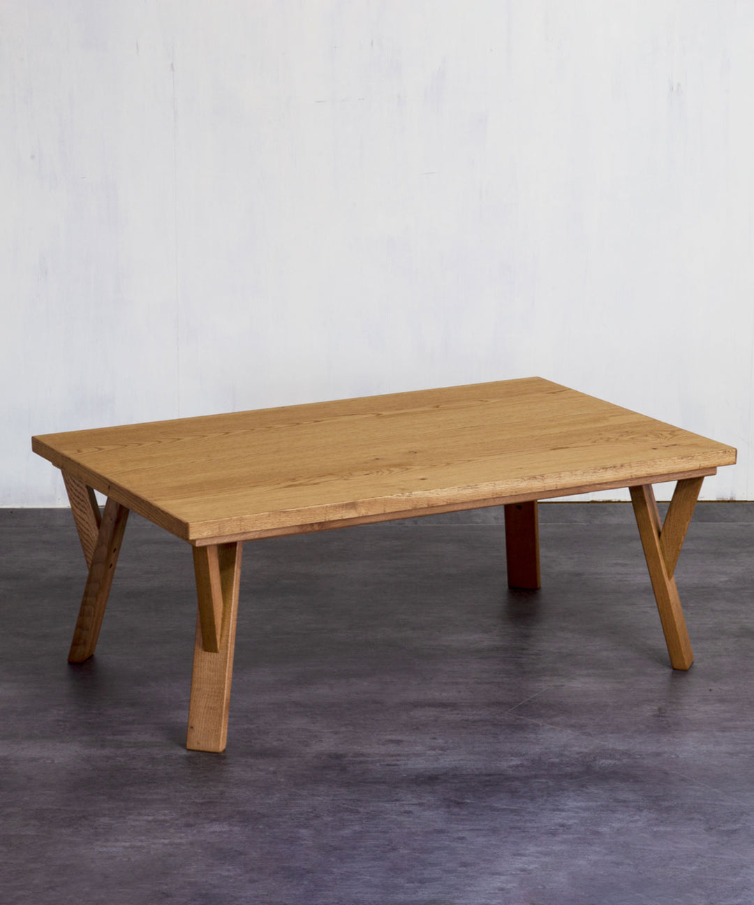 ジャグ2 コタツテーブル｜Y字脚デザイン＆遠赤カーボンヒーター