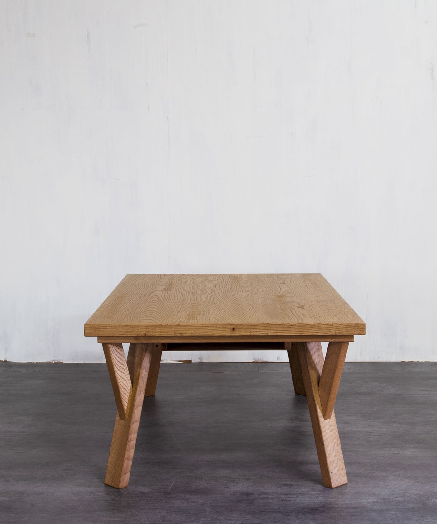 ジャグ2 コタツテーブル｜Y字脚デザイン＆遠赤カーボンヒーター搭載