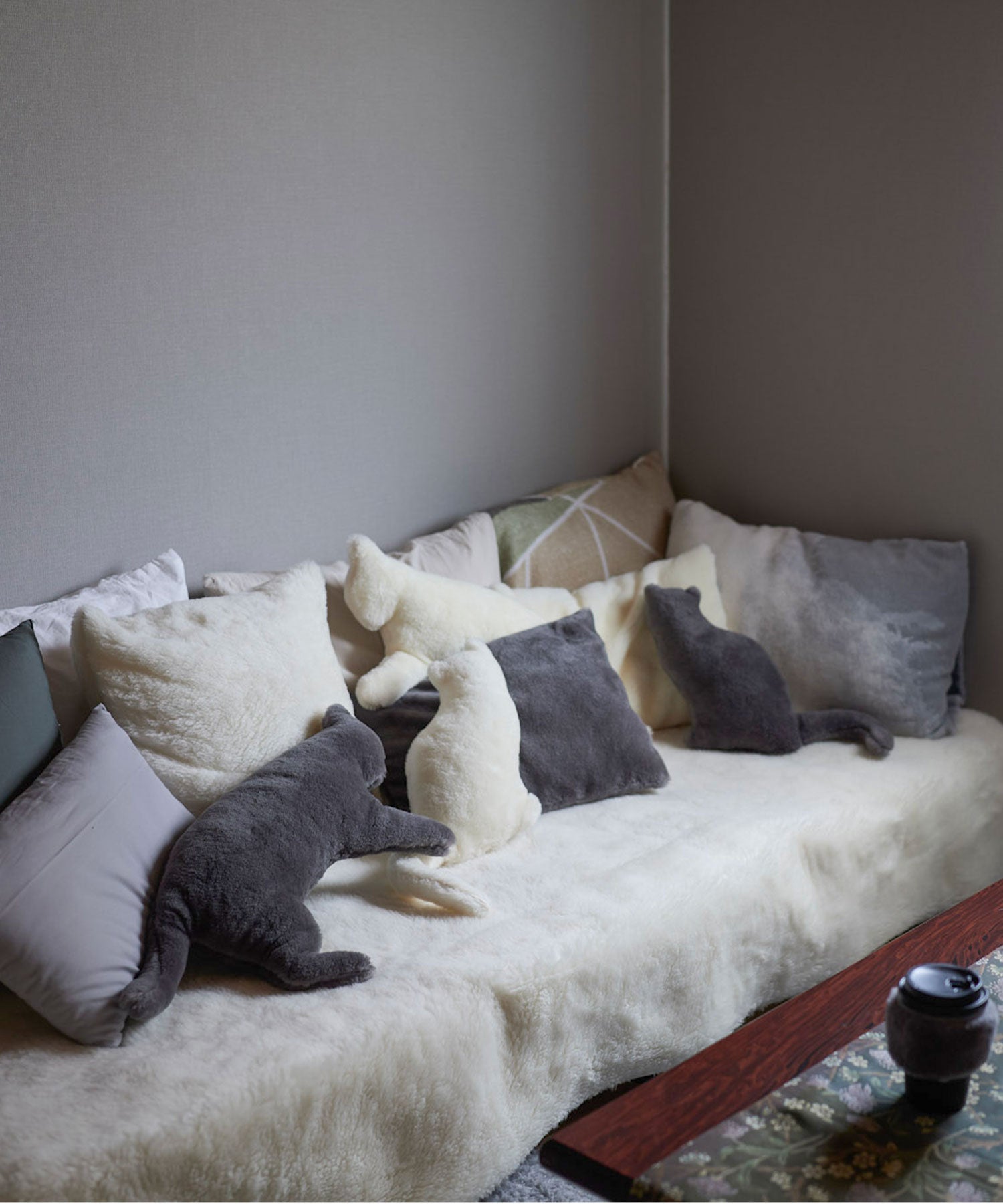 【予約・11月下旬入荷予定】SRNウール 猫クッション