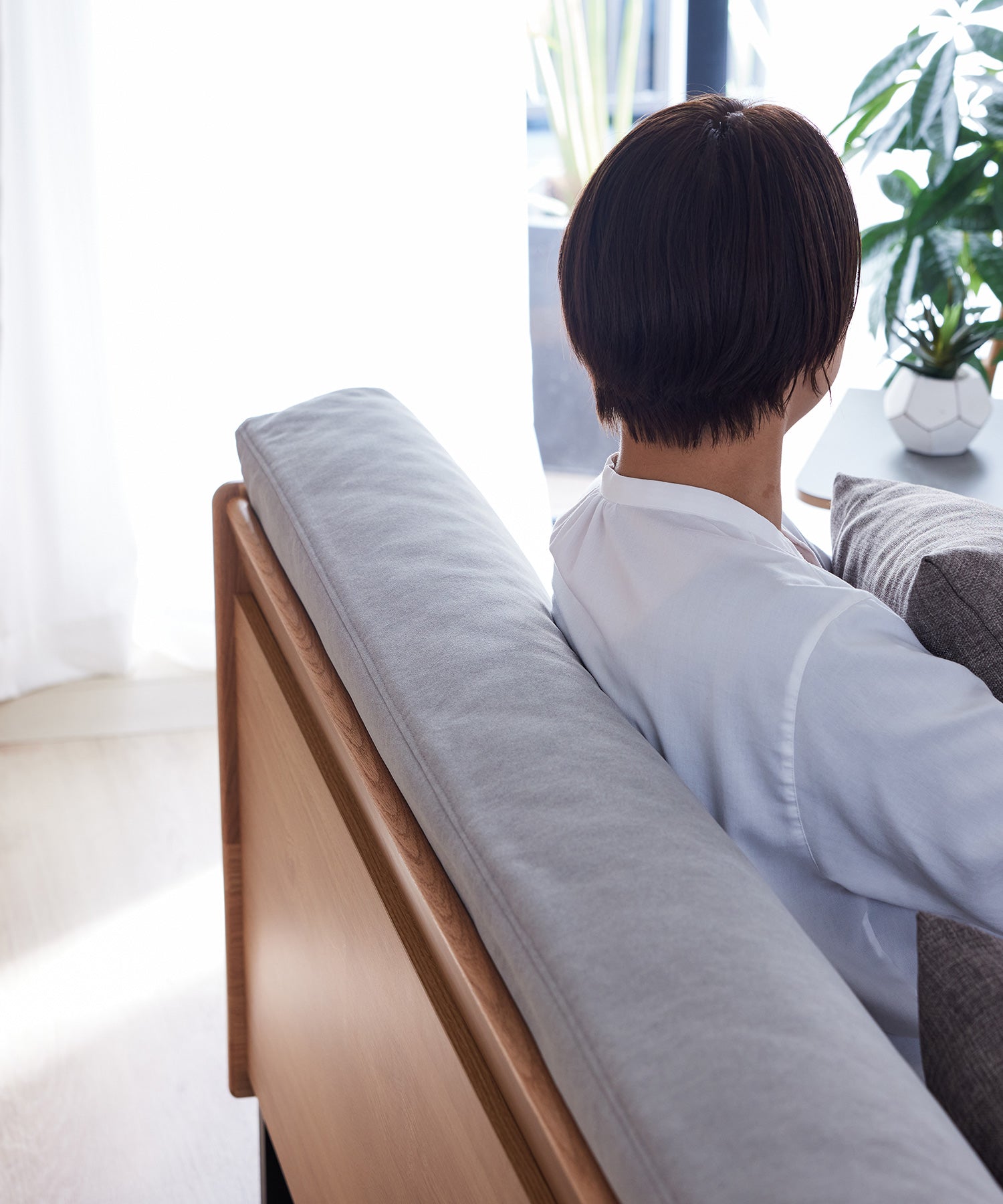 背面まで美しい低めのフレームデザイン