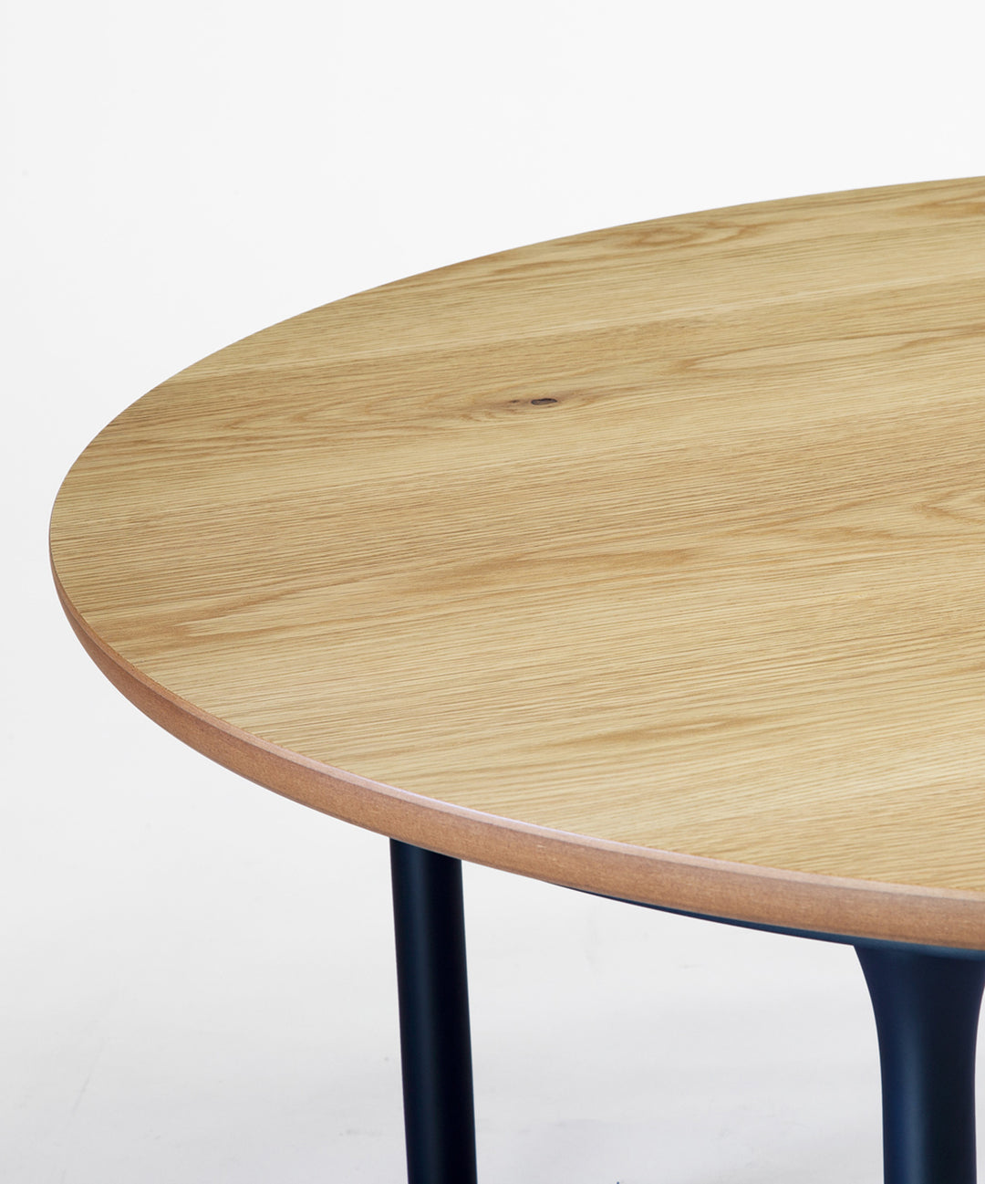 Nichibi Woodworks Wells コタツテーブル - モダンで機能的な円形