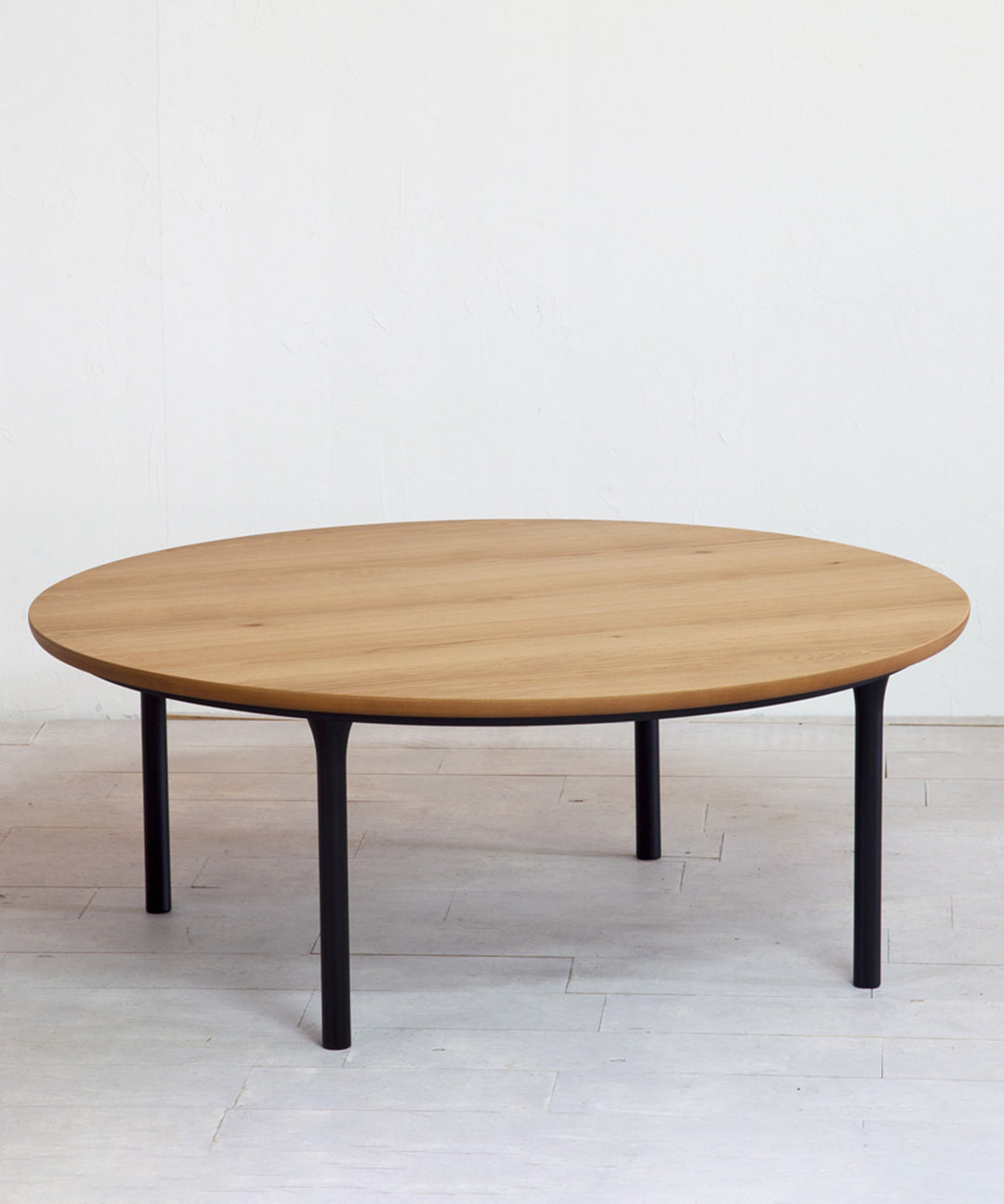 Nichibi Woodworks Wells コタツテーブル - モダンで機能的な円形