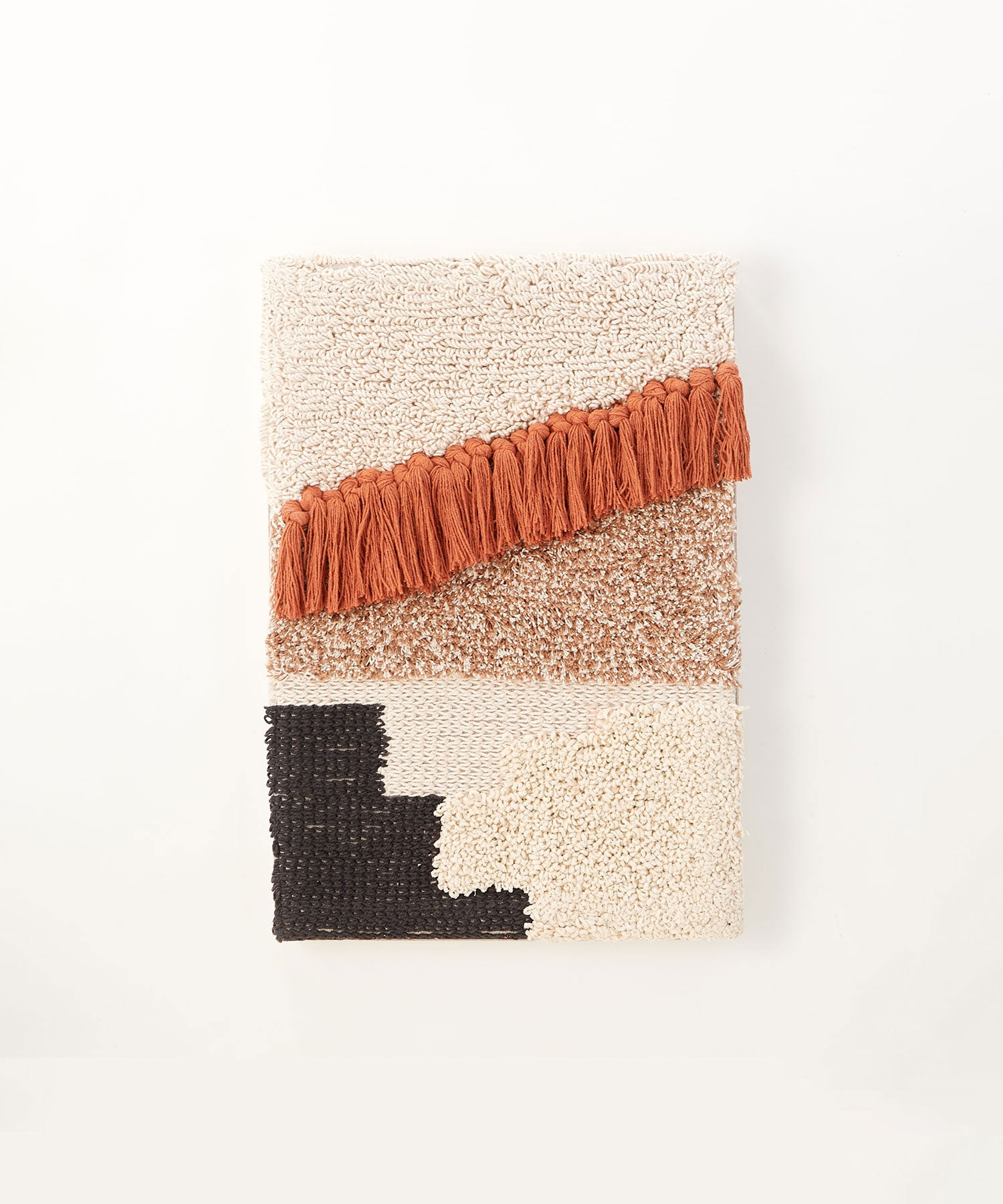 Tuft wall art S｜インドでハンドメイドされているウォール