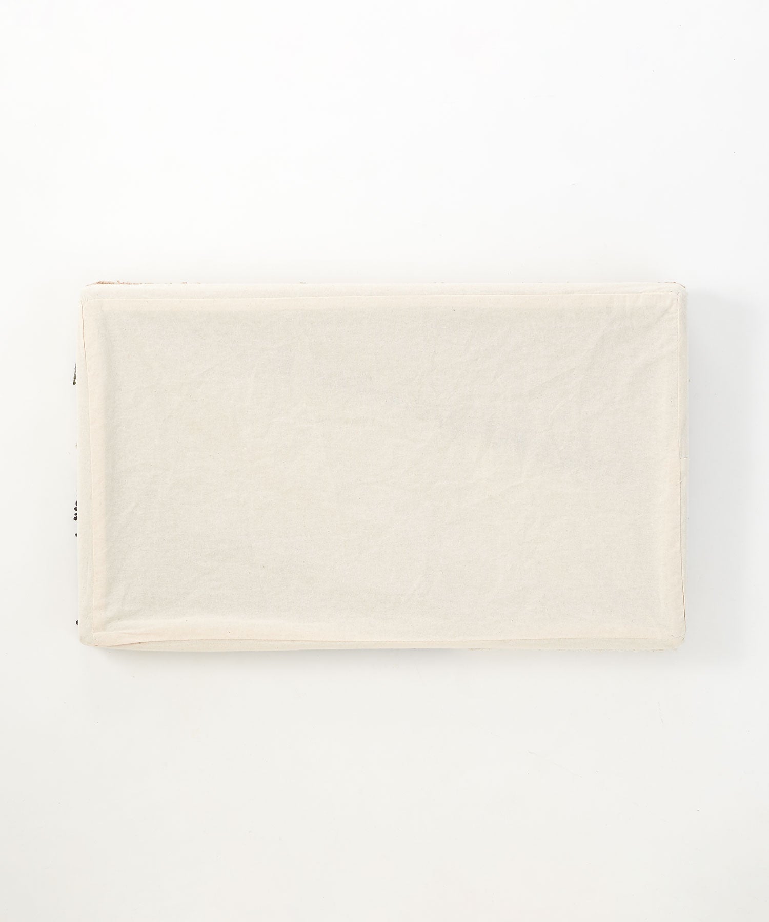 裏面についているカバーは外してご使用ください