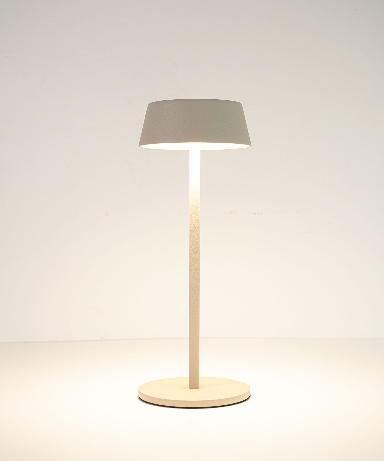 OLIKA CORDLESS LED TABLE LIGHT