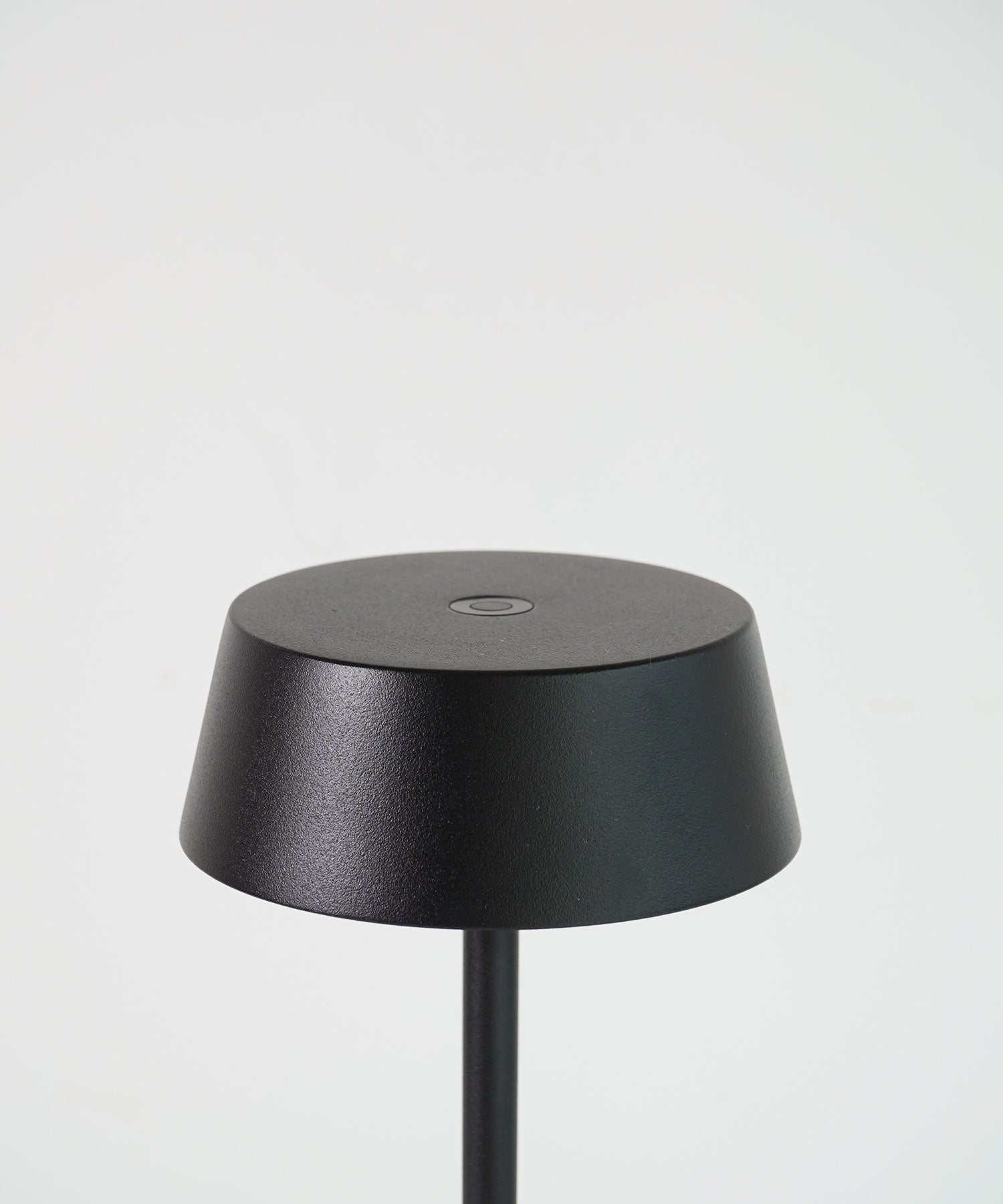 OLIKA CORDLESS LED TABLE LIGHT