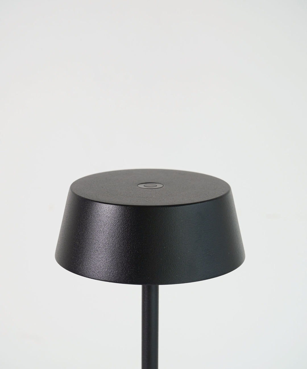 OLIKA CORDLESS LED TABLE LIGHT｜使う場所を選ばない 北欧デザインの