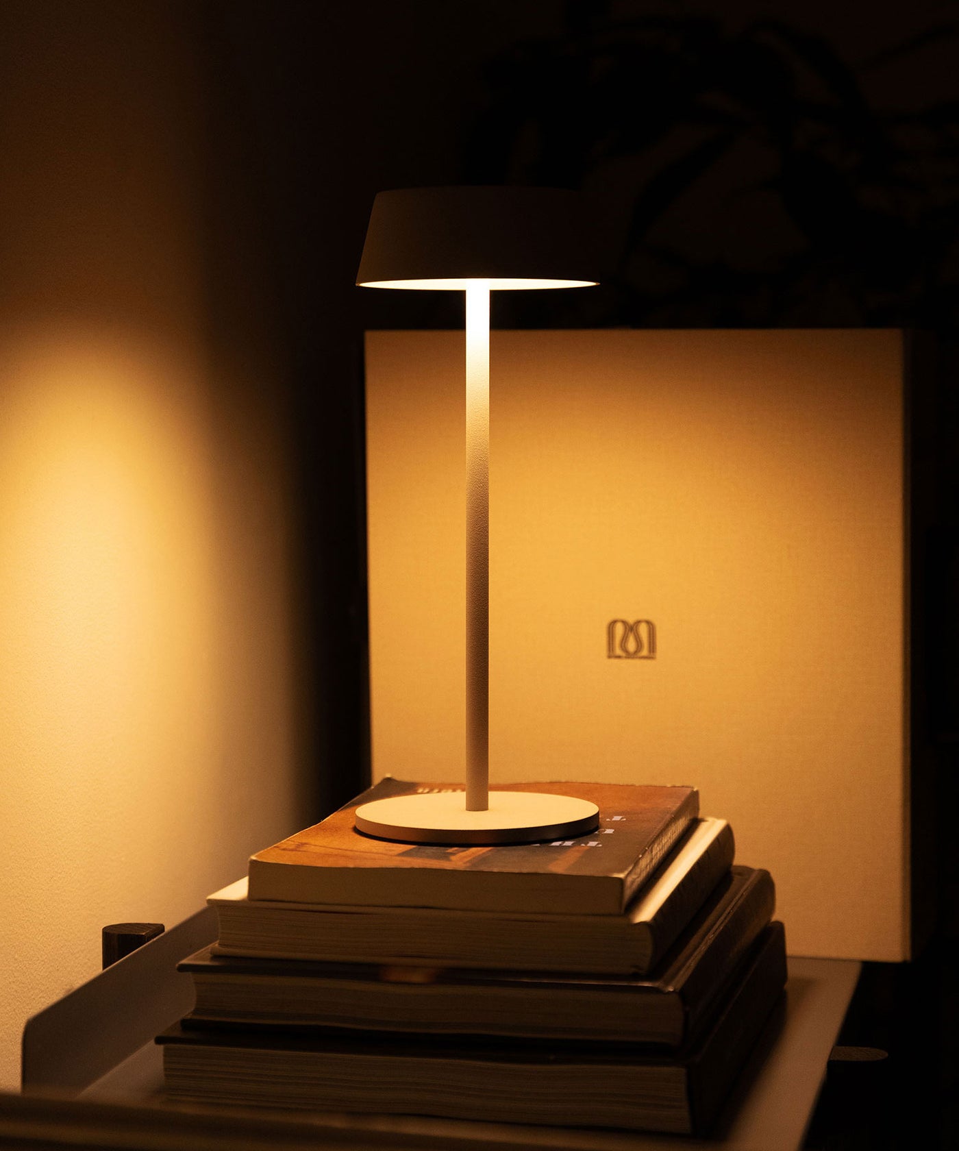 【SELECT】OLIKA CORDLESS LED TABLE LIGHT