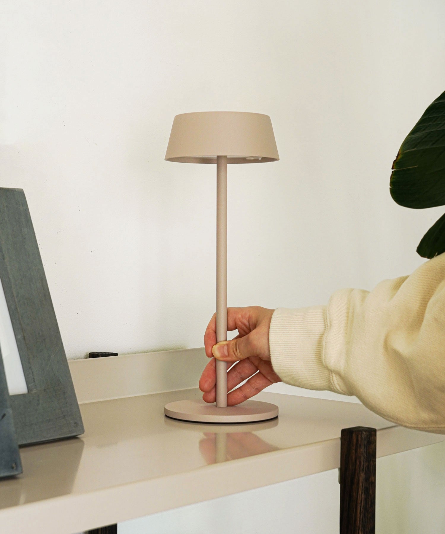 OLIKA CORDLESS LED TABLE LIGHT