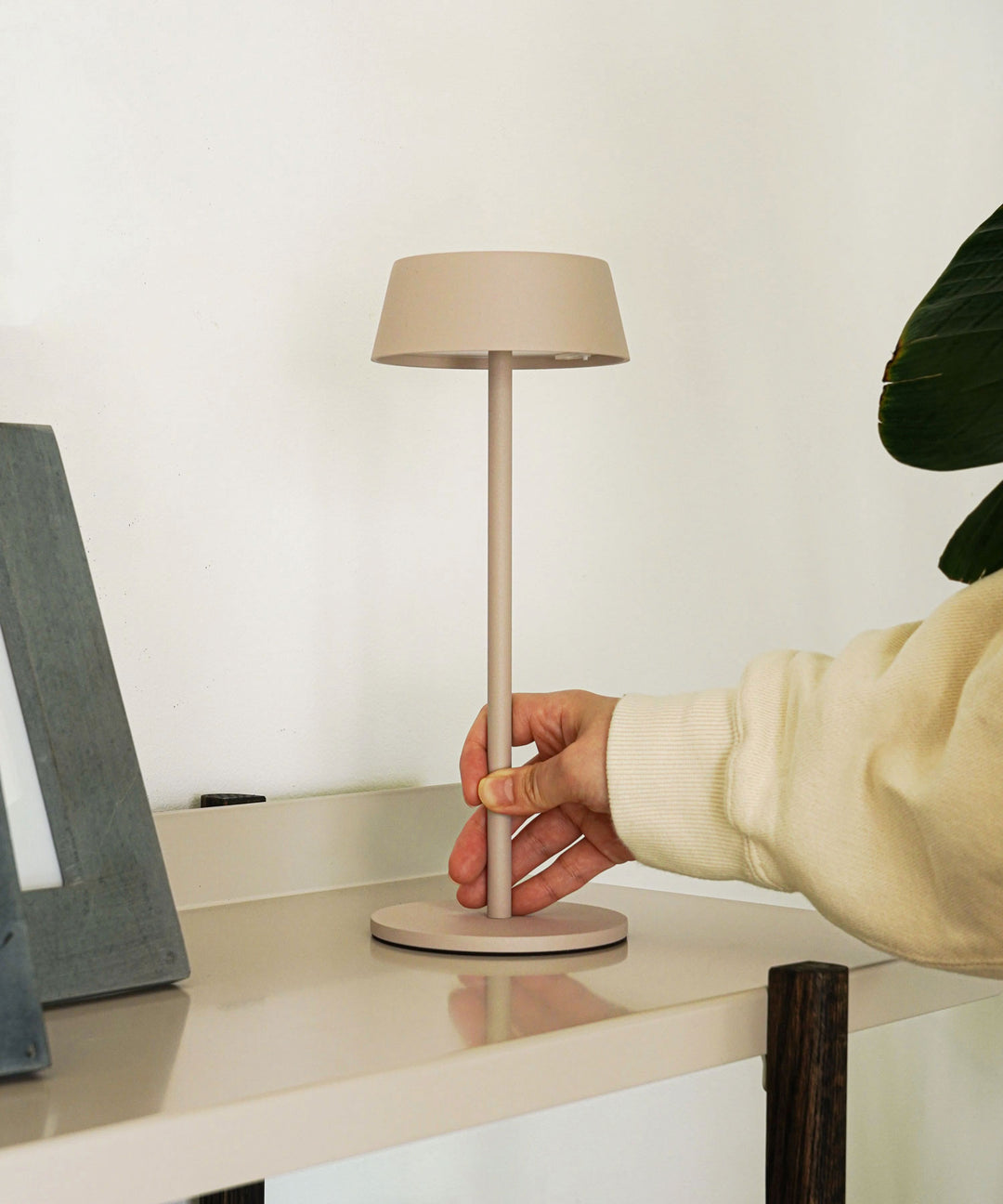 OLIKA CORDLESS LED TABLE LIGHT｜使う場所を選ばない 北欧デザインの