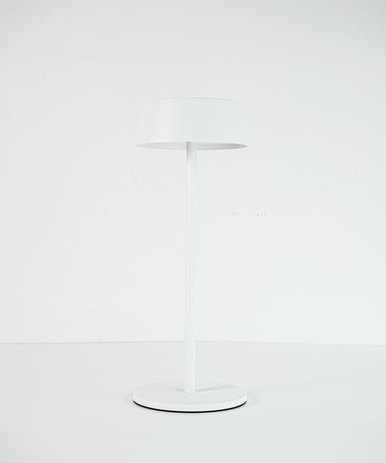 OLIKA CORDLESS LED TABLE LIGHT