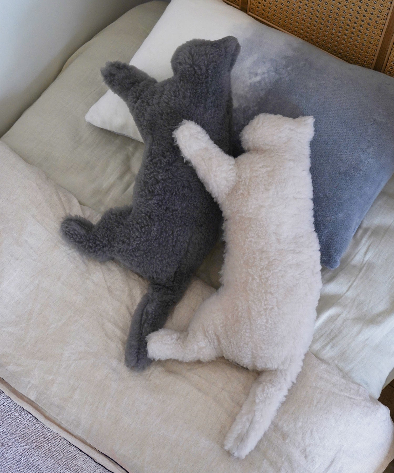 【リニューアル版】SRNウール 猫抱き枕