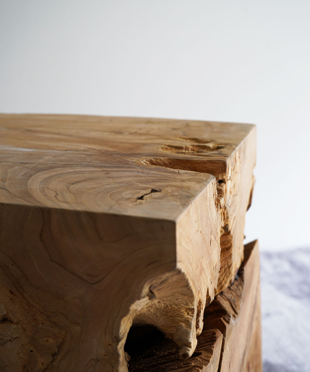 dareels（ダリールズ）TOOR STOOL｜独創的でエコロジカルなチーク古材