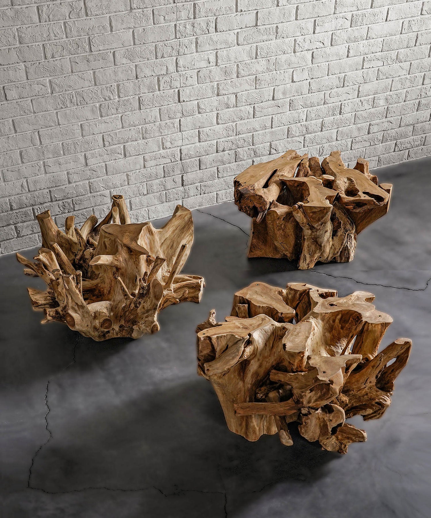 天然木を使用している為、個体ごとに仕上がりが異なります。