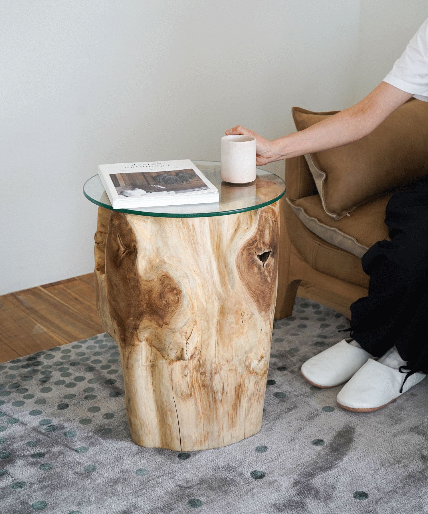 dareels（ダリールズ）】 TOOR SIDE TABLE｜唯一無二の形の