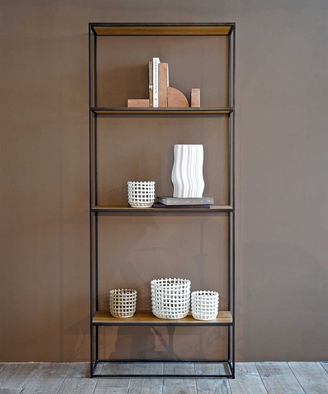 dareels_totem_shelf_00430_1080