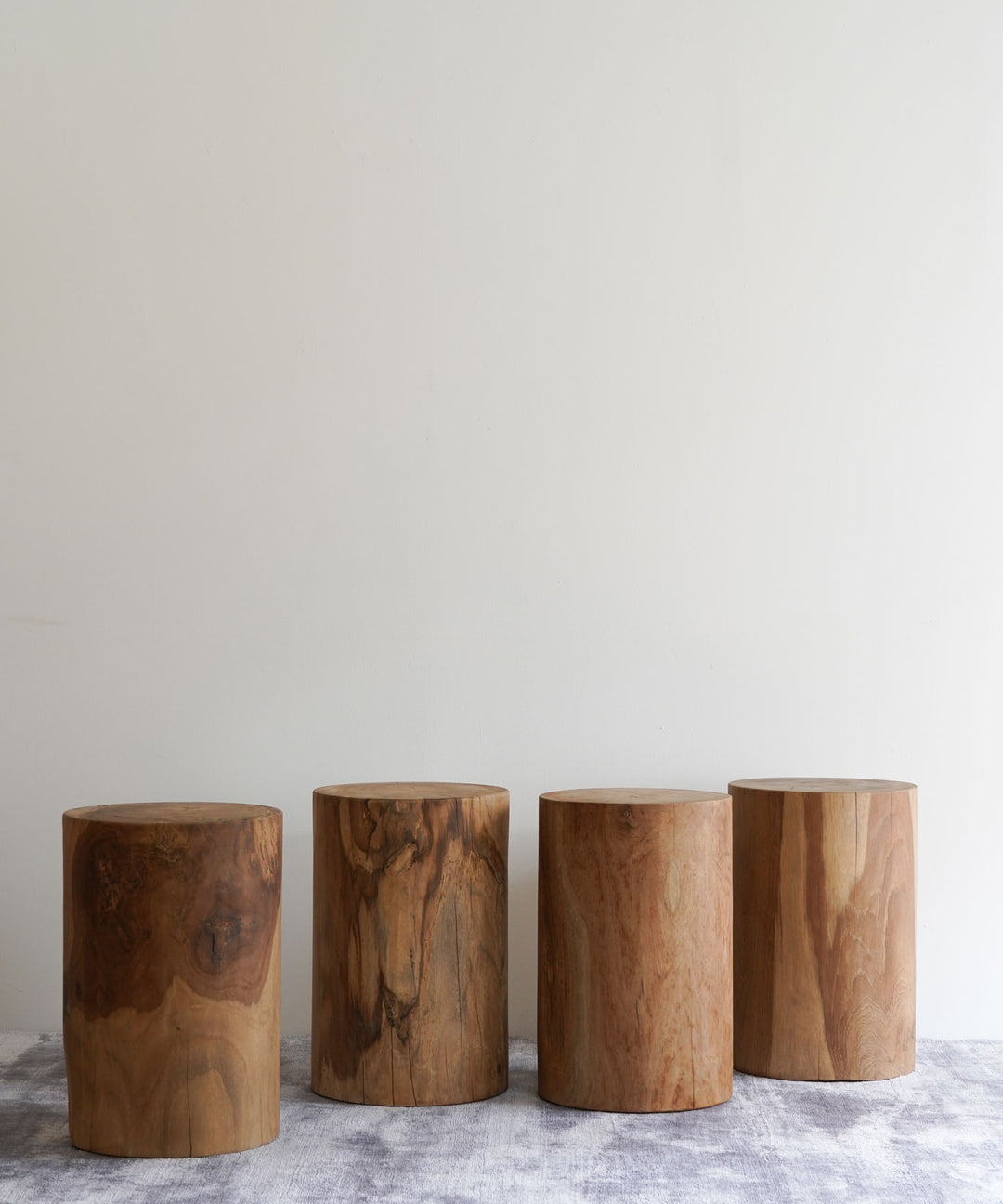 dareels（ダリールズ）SOLID STOOL ROUND｜チーク古材を贅沢に