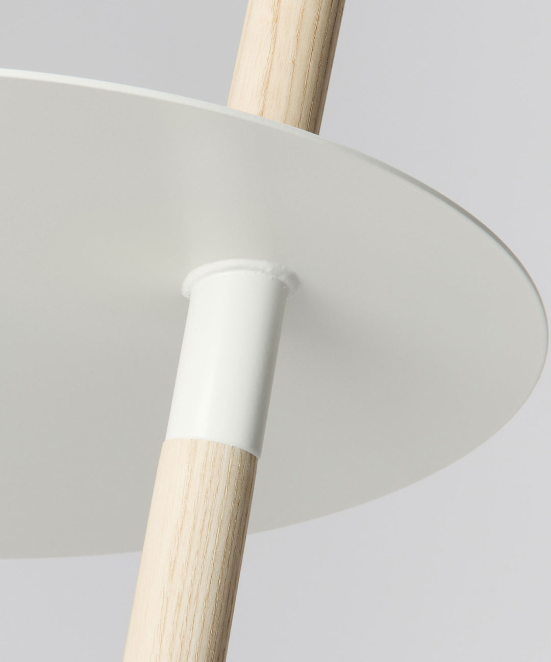 DUENDE（デュエンデ）TUBE&ROD SIDE TABLE｜コンパクトな天板