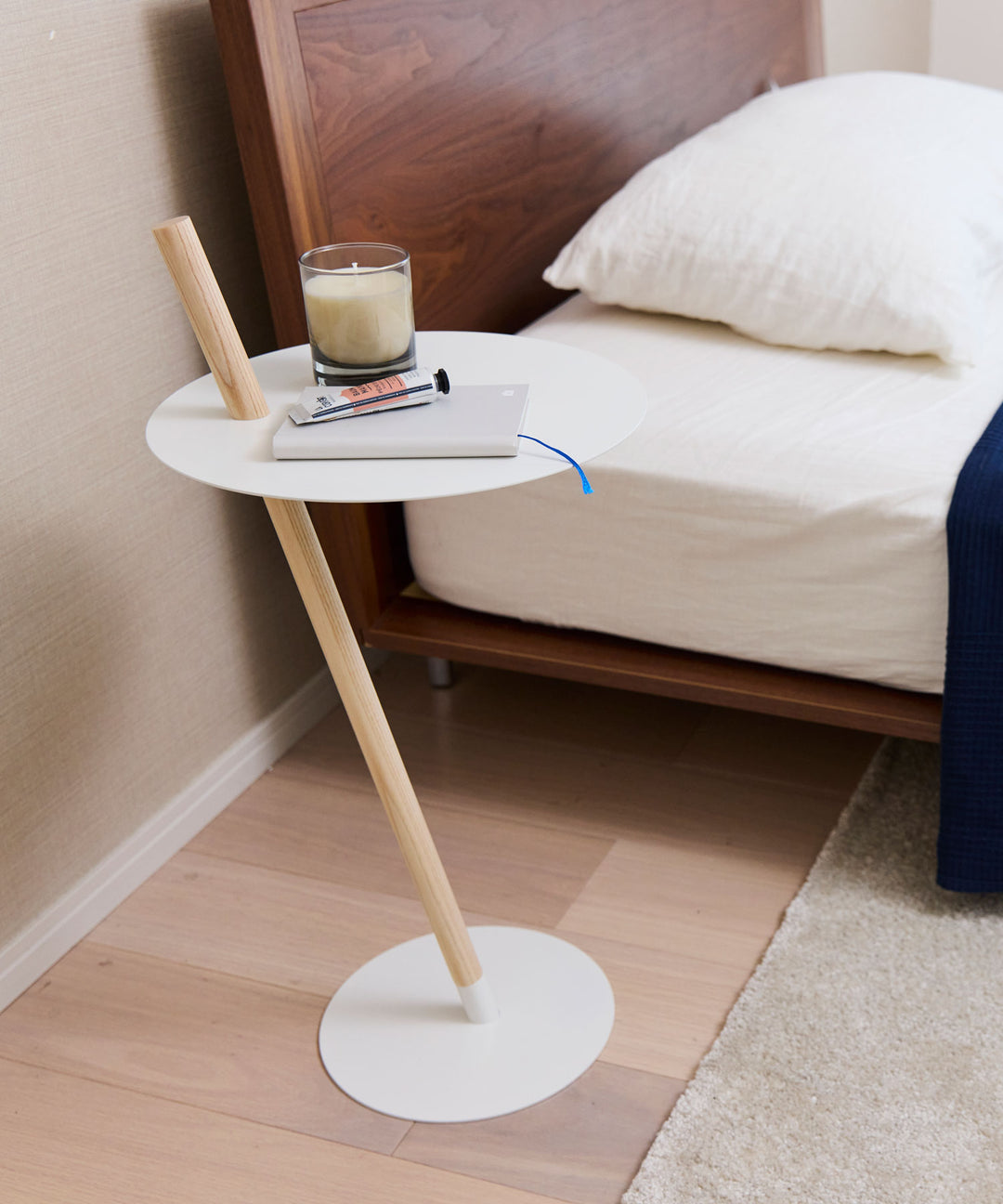 DUENDE（デュエンデ）TUBE&ROD SIDE TABLE｜コンパクトな天板 シンプルなデザインのサイドテーブル – TIMELESS  COMFORT