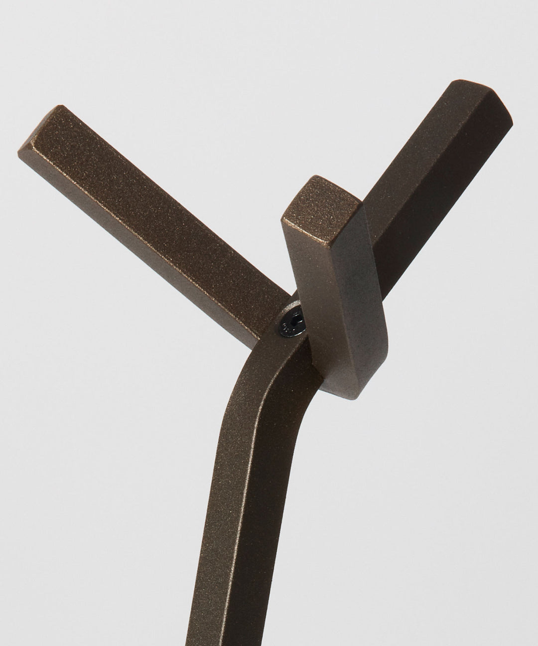 DUENDE（デュエンデ）UNO HANGER｜無垢の角棒を使用したアート