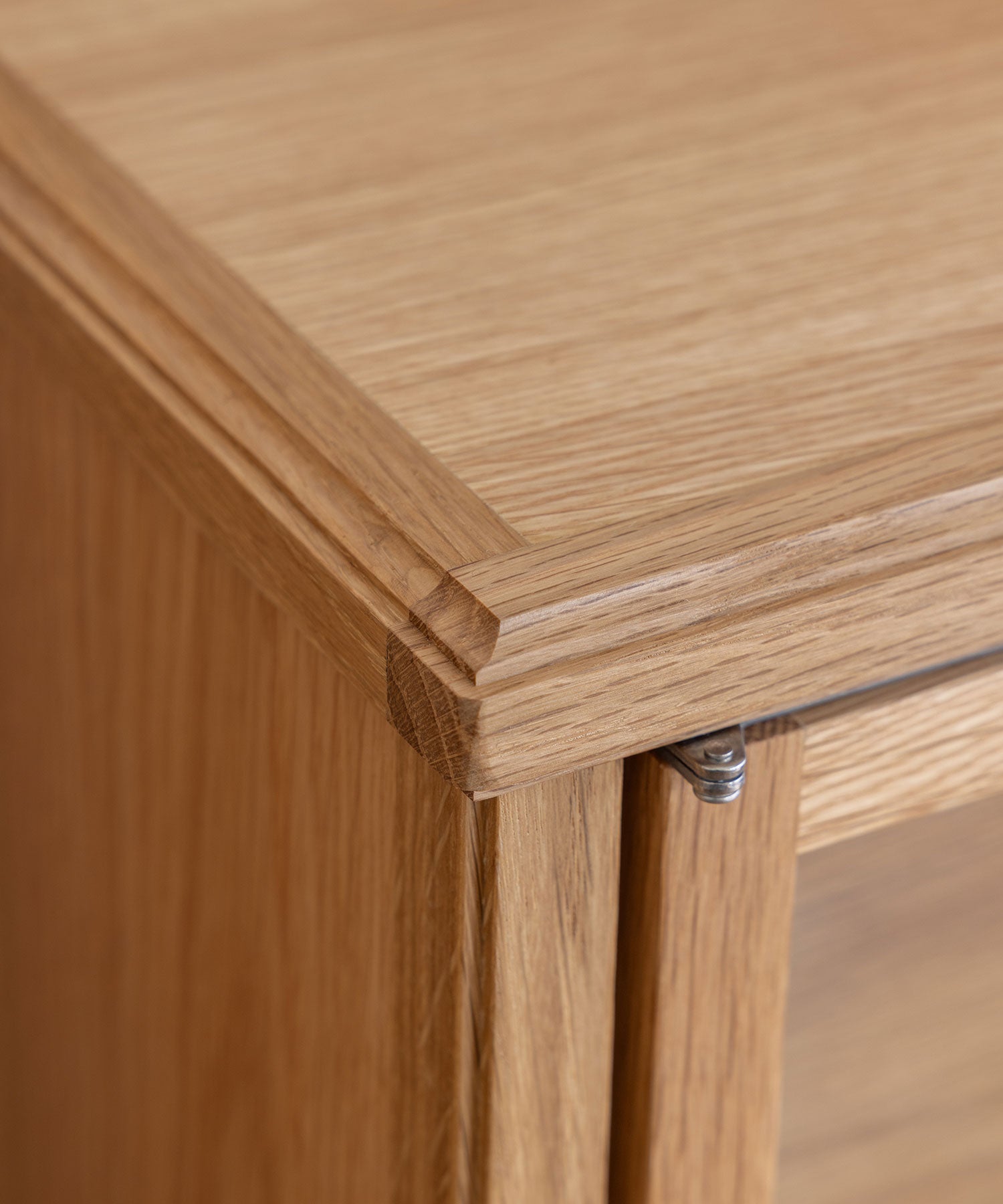 EPI GLASS CABINET