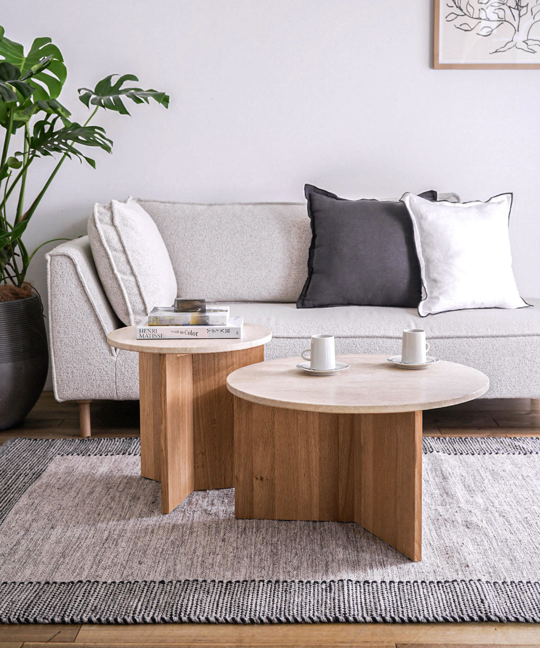 ecruxe / AMICA ROUND SIDE TABLE｜ナチュラルなデザインのサイド